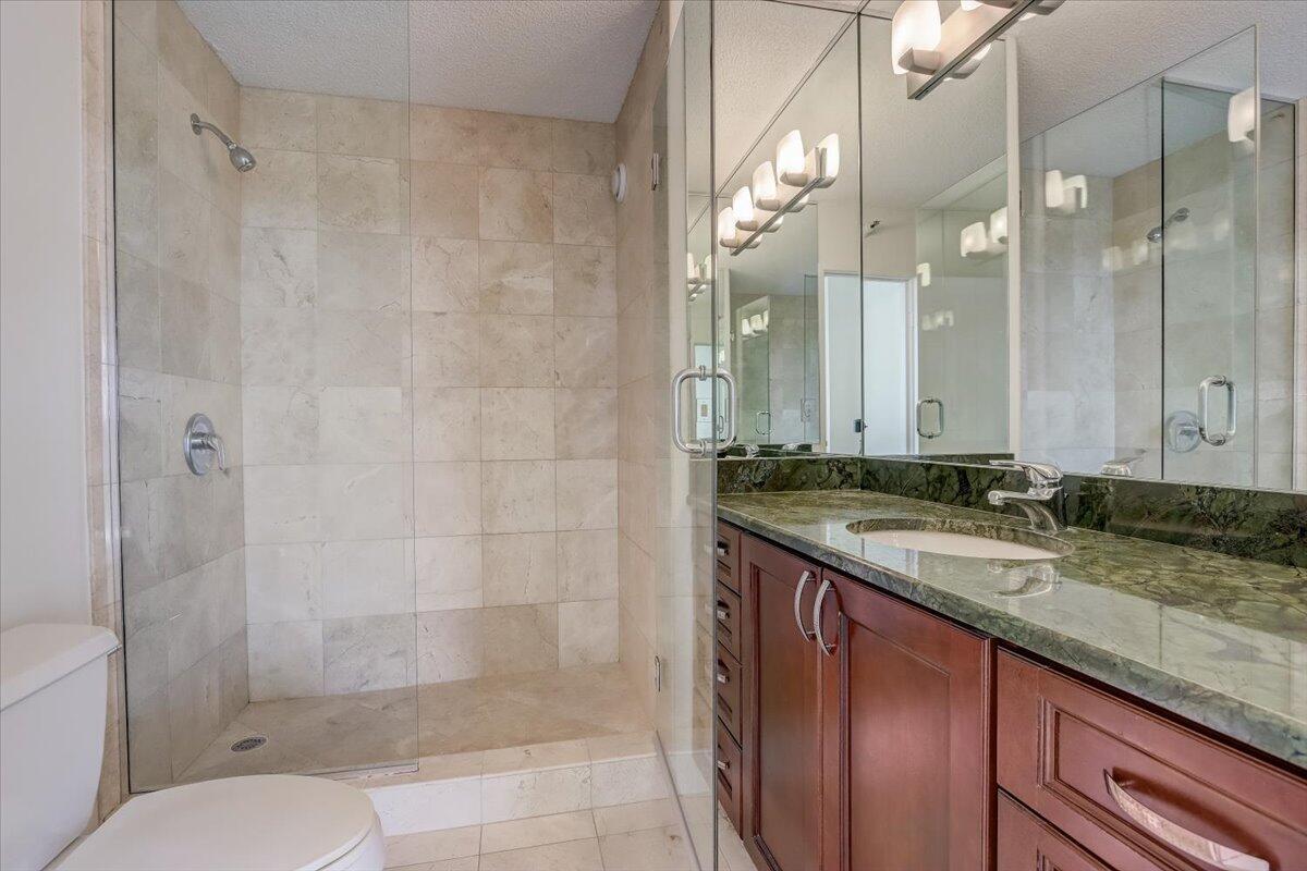 1660 N Prospect Ave Unit: 809