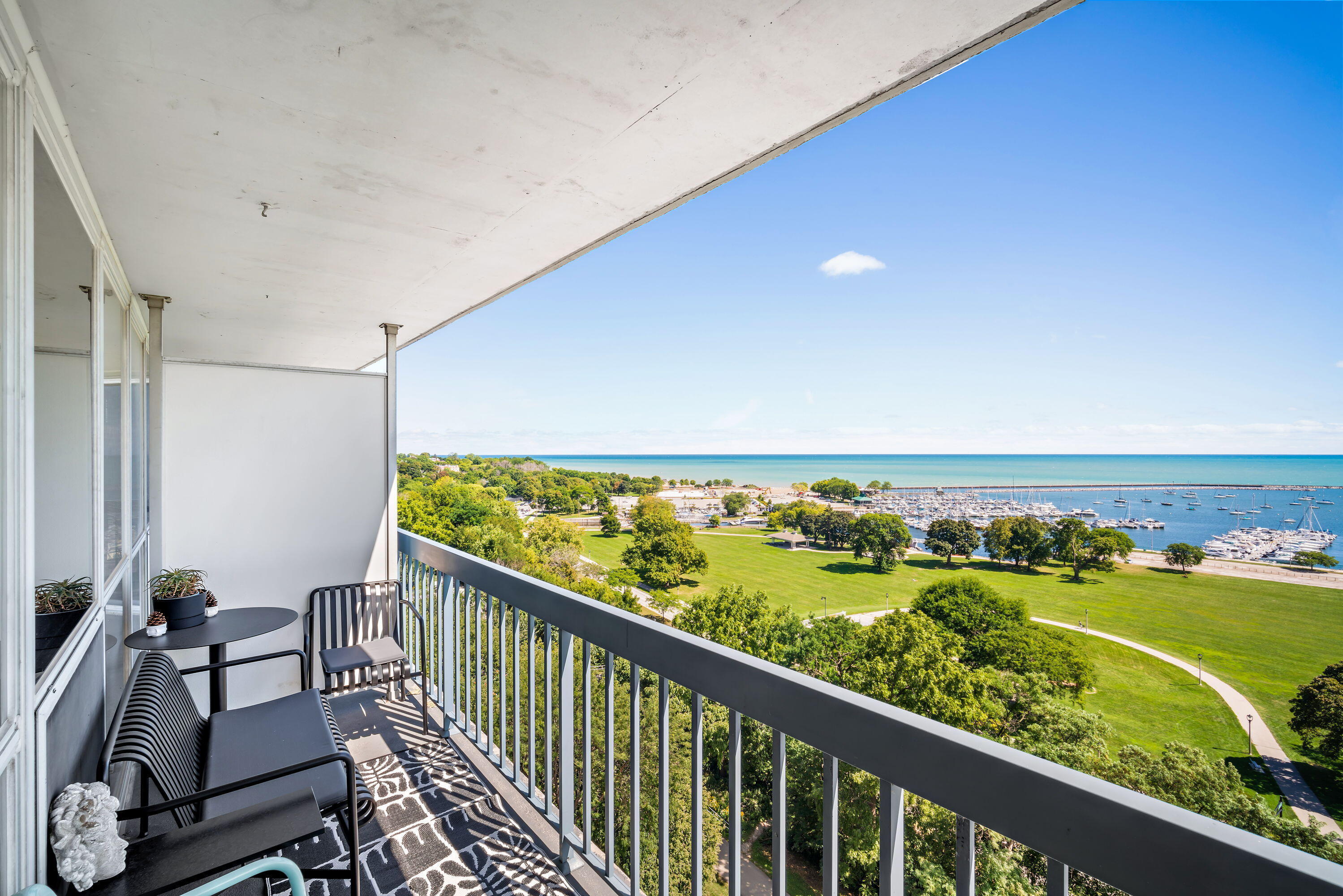 1660 N Prospect Ave Unit: 809