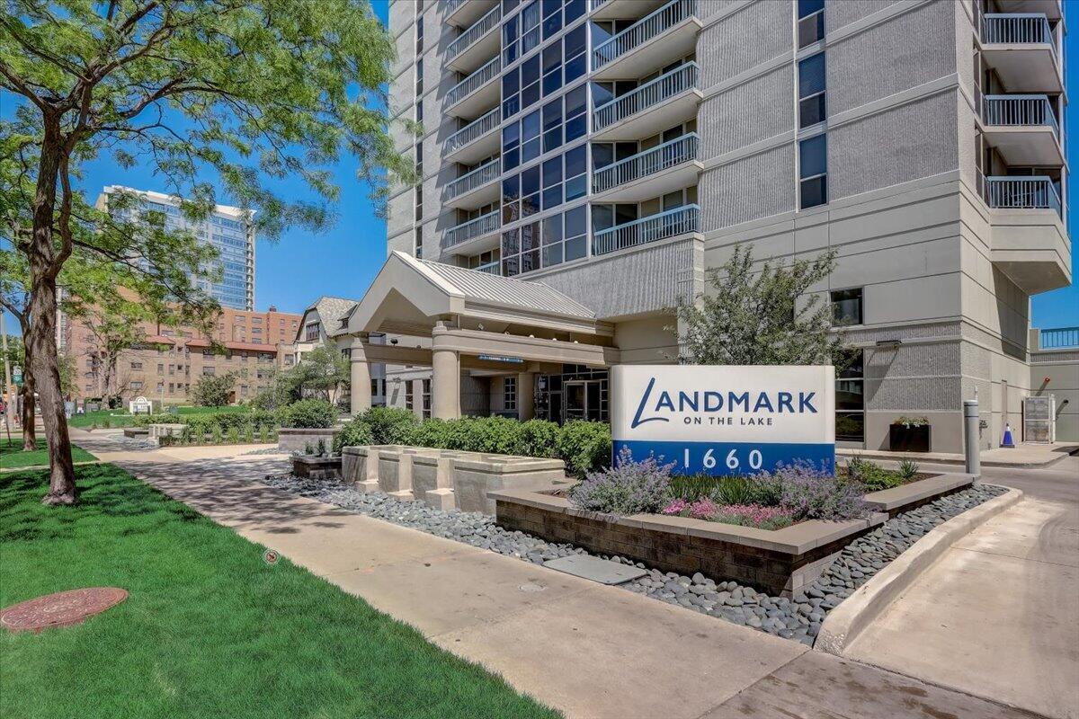 1660 N Prospect Ave Unit: 809