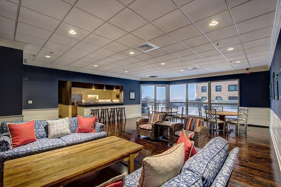1660 N Prospect Ave Unit: 809
