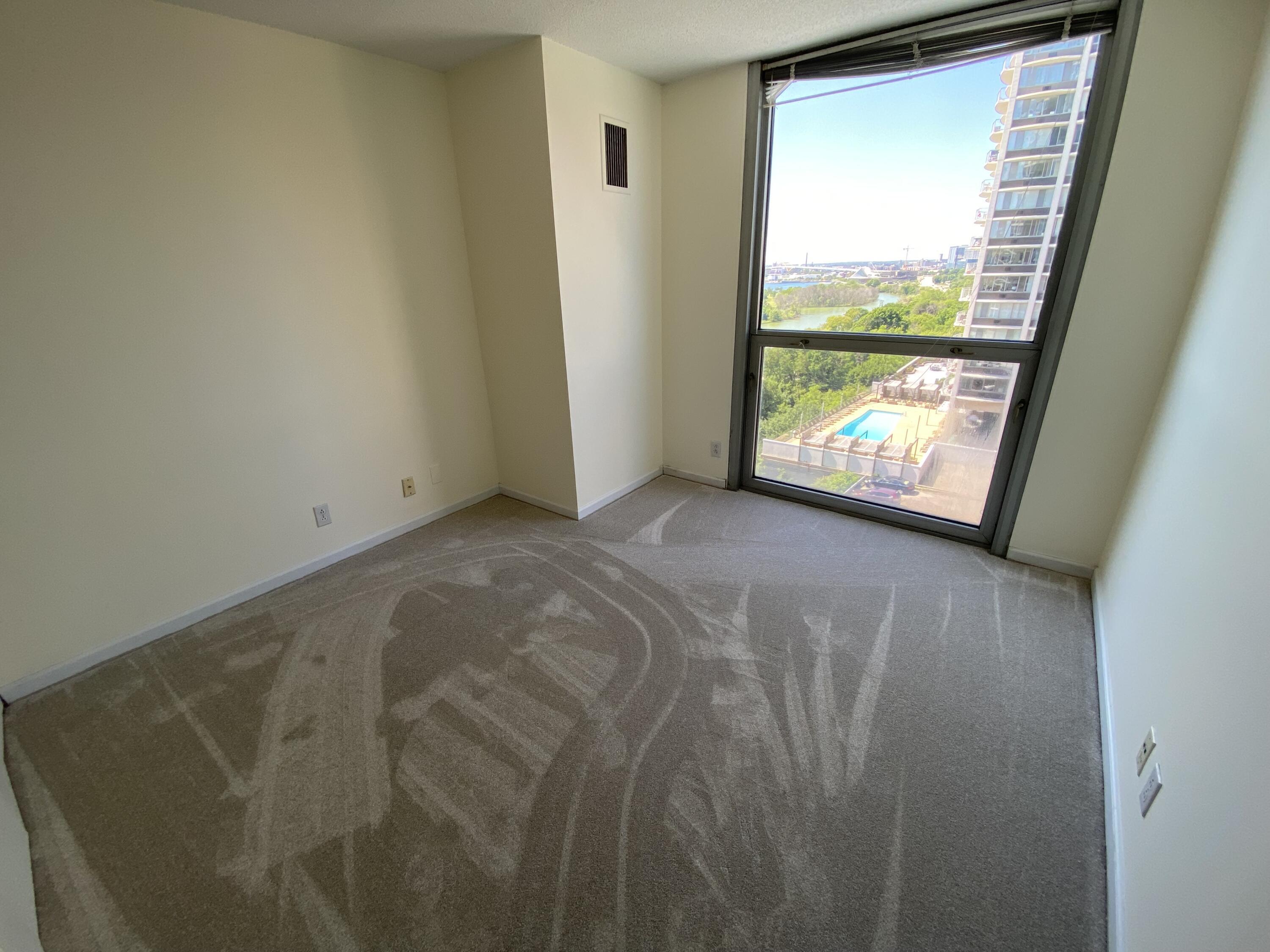 1660 N Prospect Ave Unit: 809