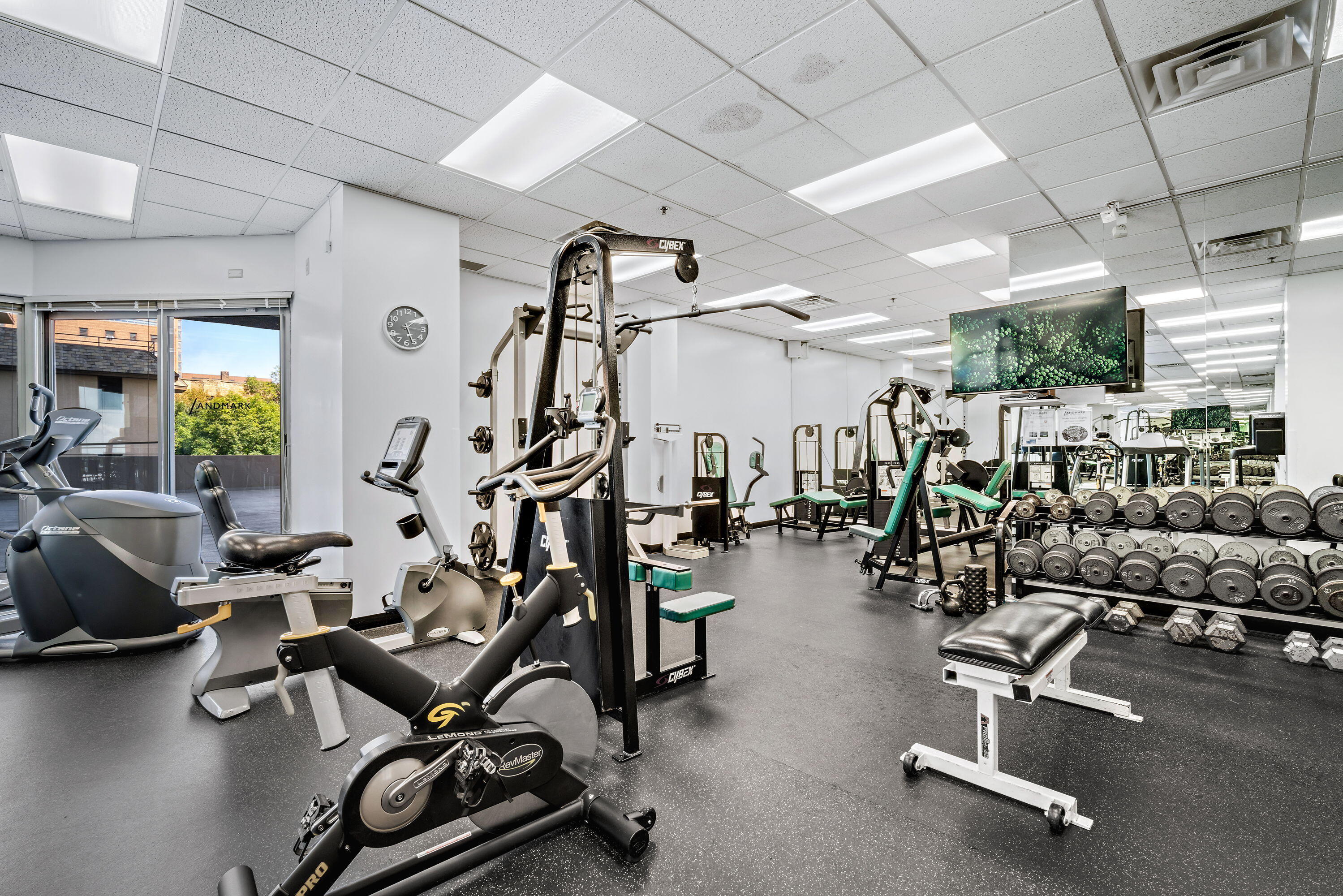 1660 N Prospect Ave Unit: 809