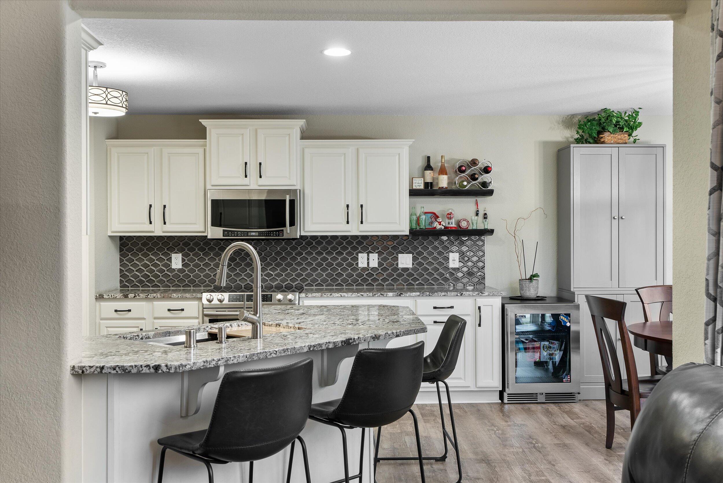 1404 S Silverbrook Dr