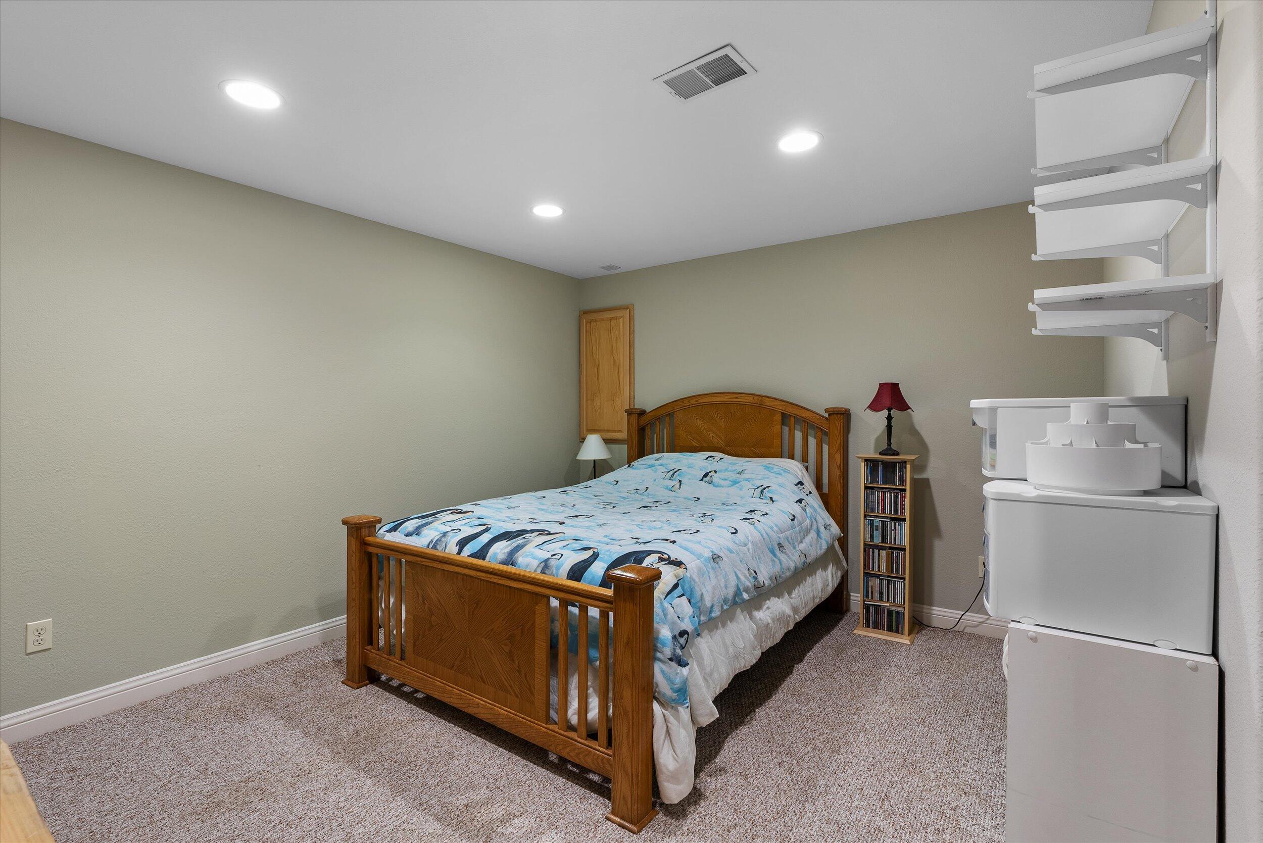 1404 S Silverbrook Dr