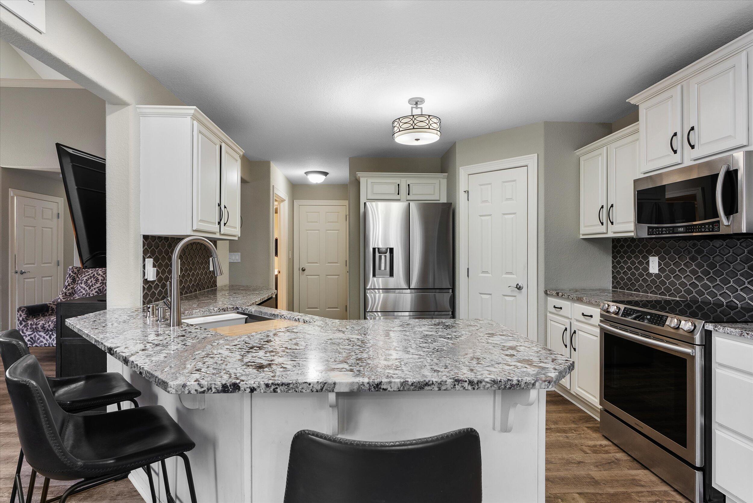 1404 S Silverbrook Dr
