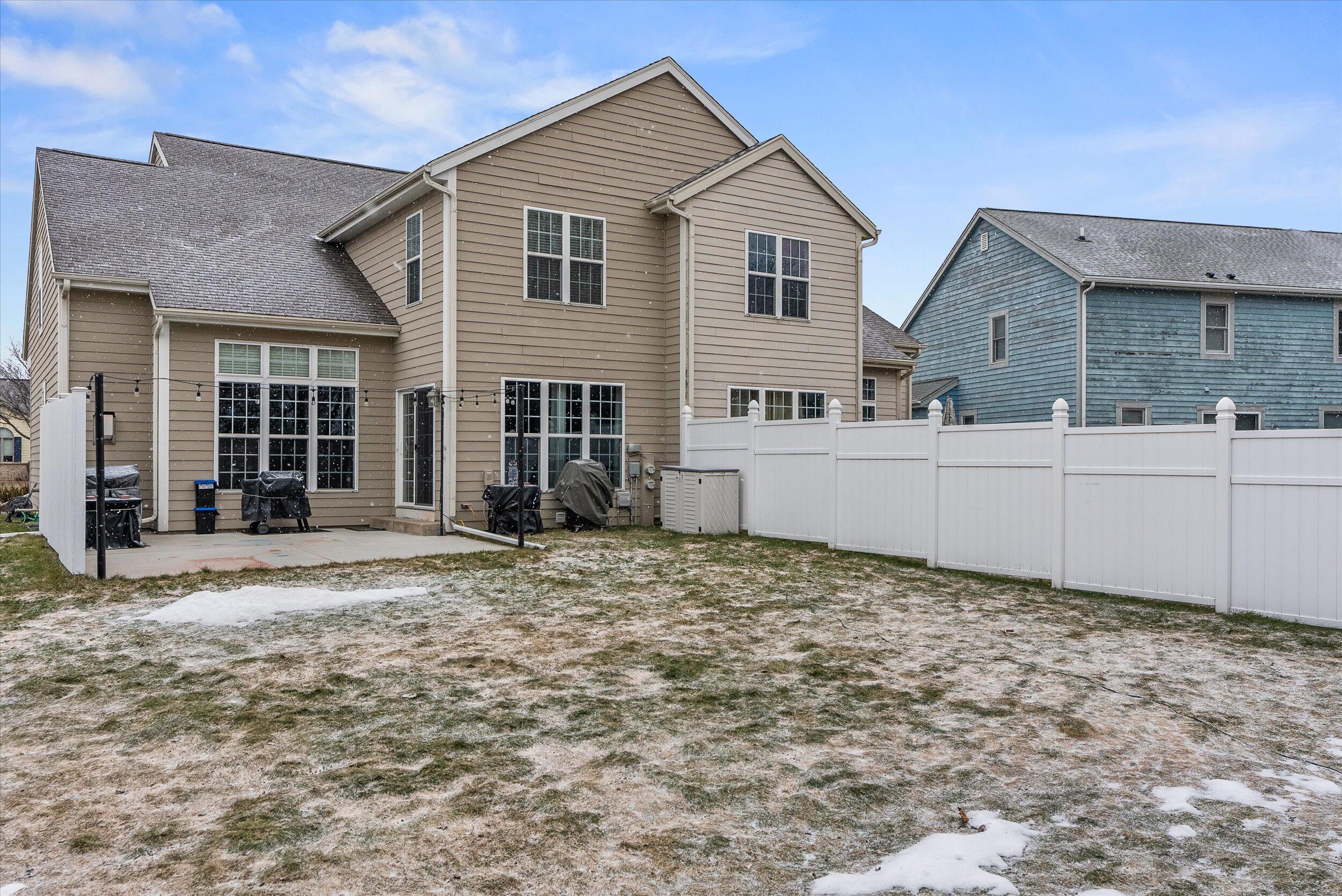 1404 S Silverbrook Dr