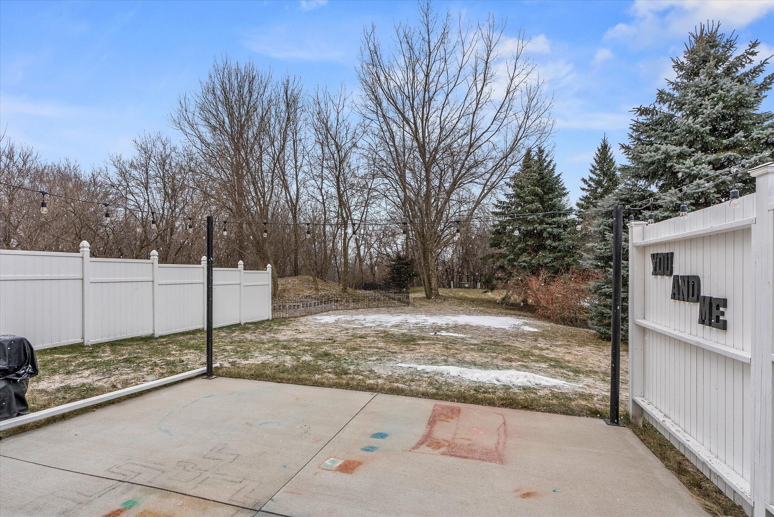 1404 S Silverbrook Dr