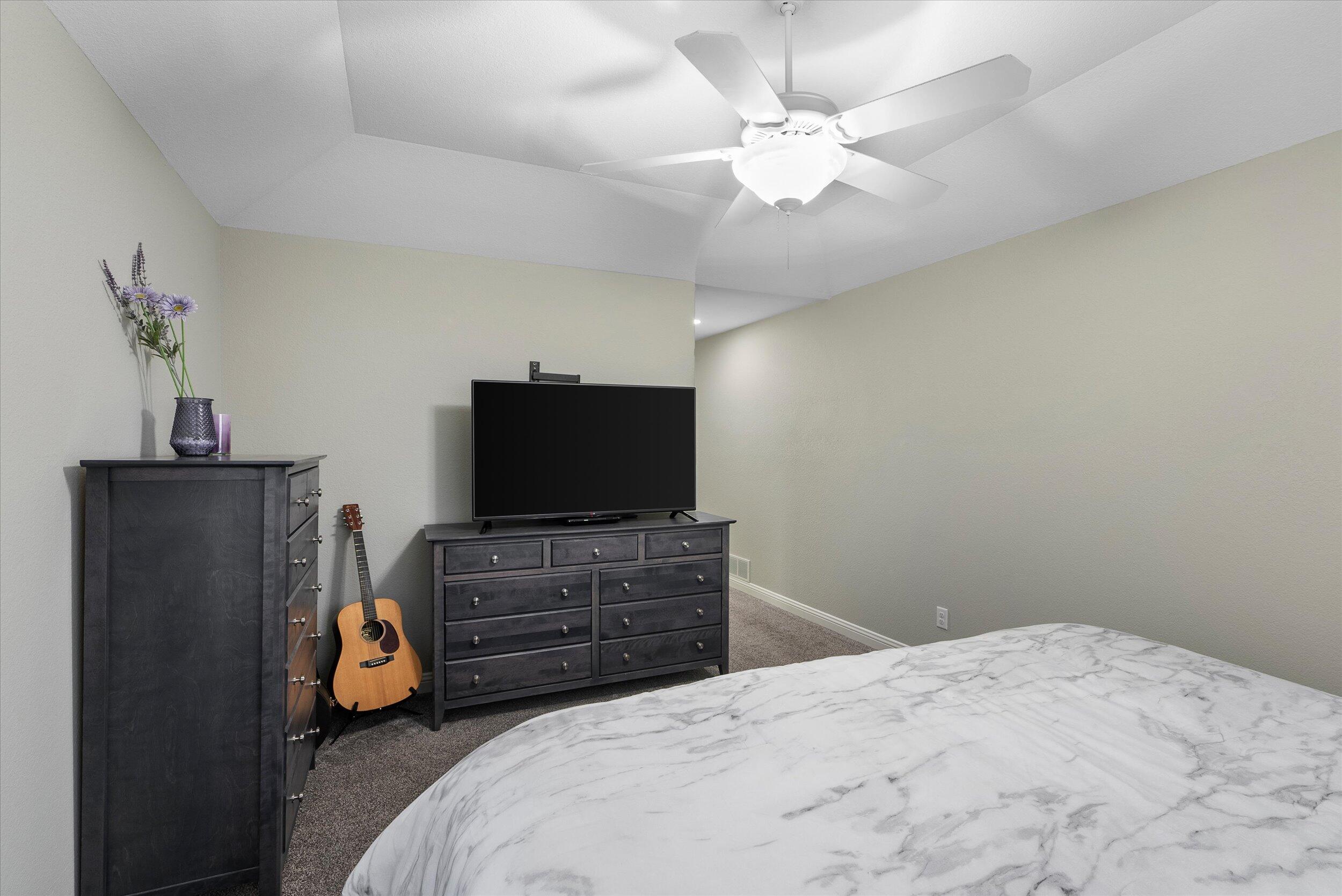 1404 S Silverbrook Dr