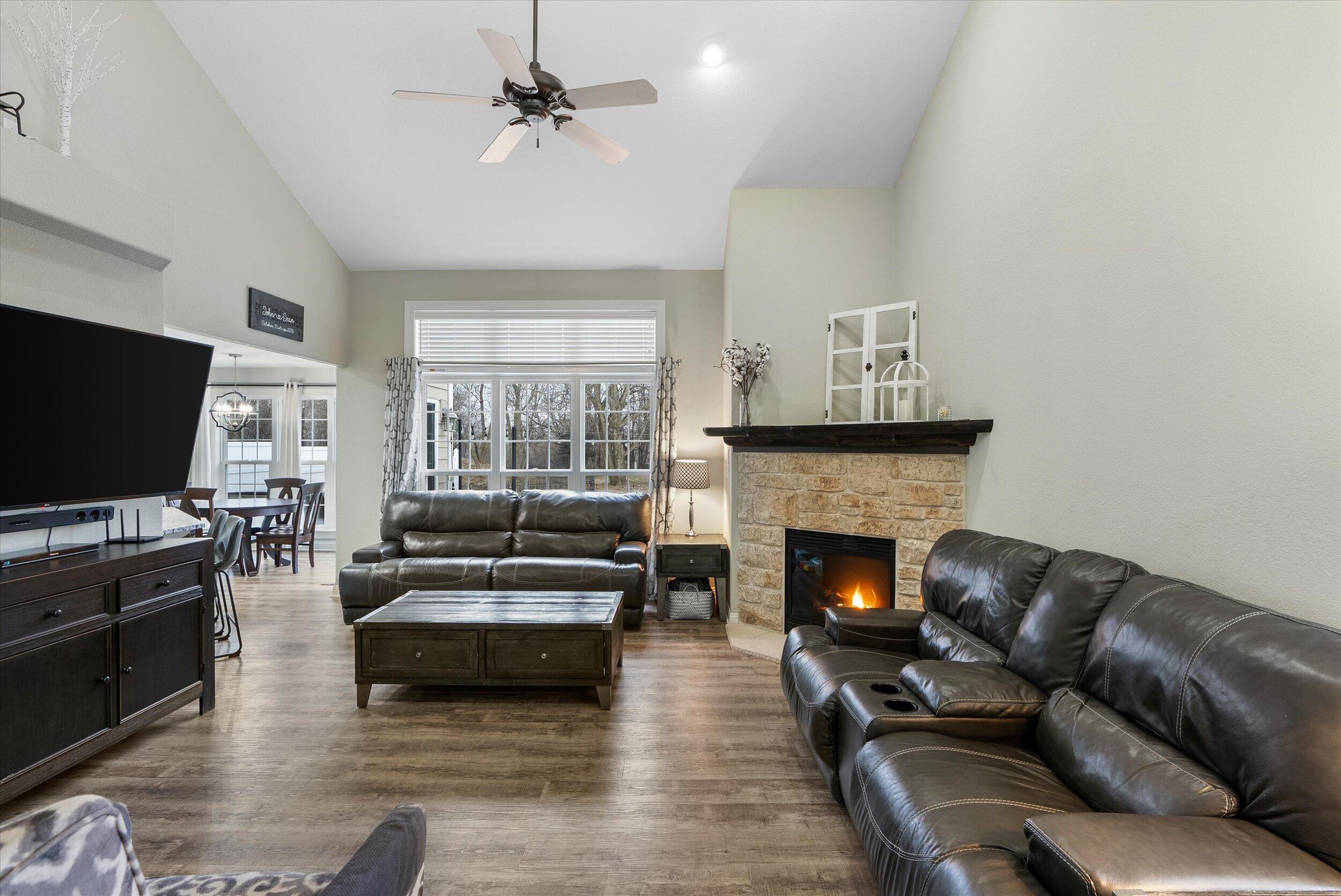 1404 S Silverbrook Dr