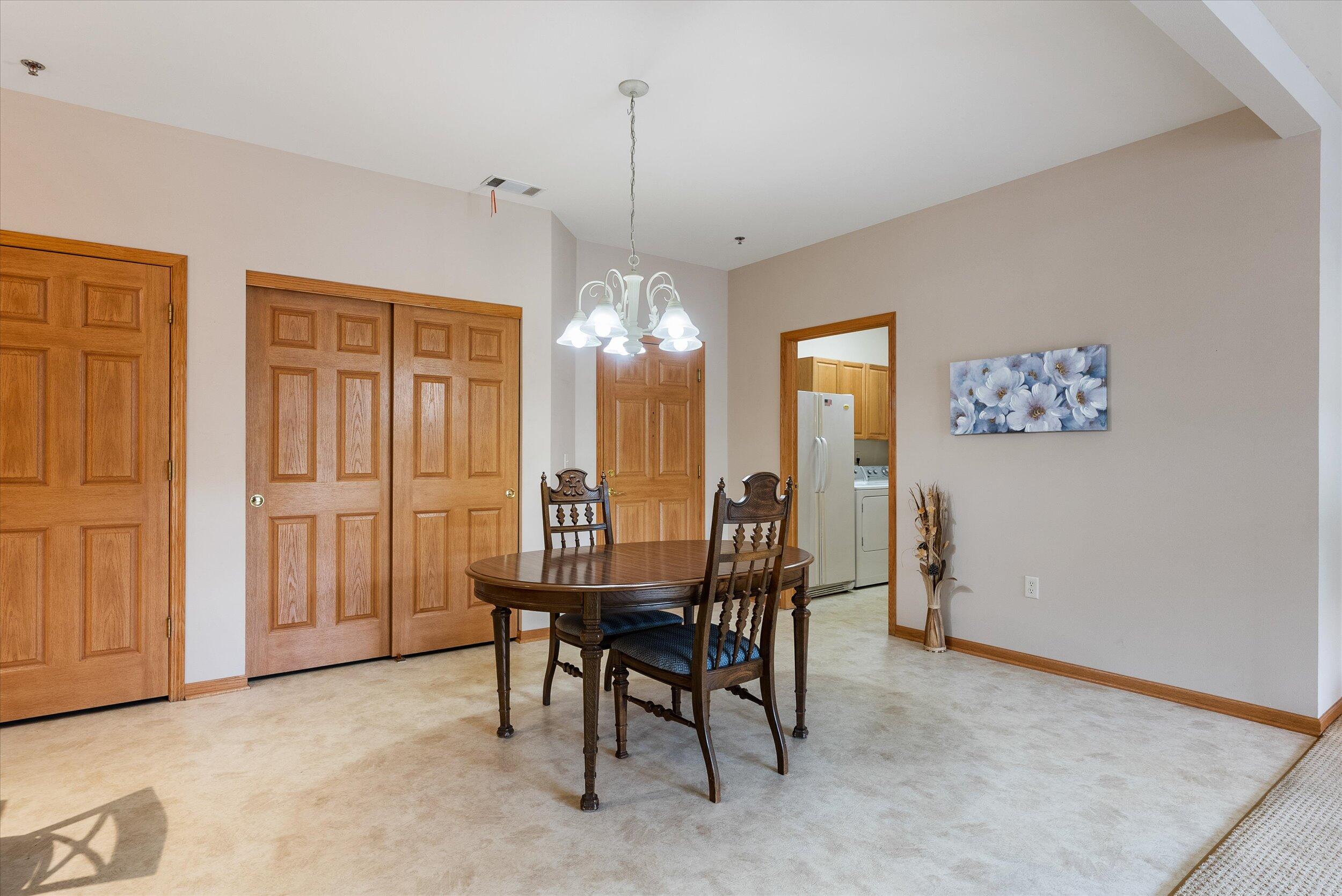1275 Shadowood Cir Unit: 101