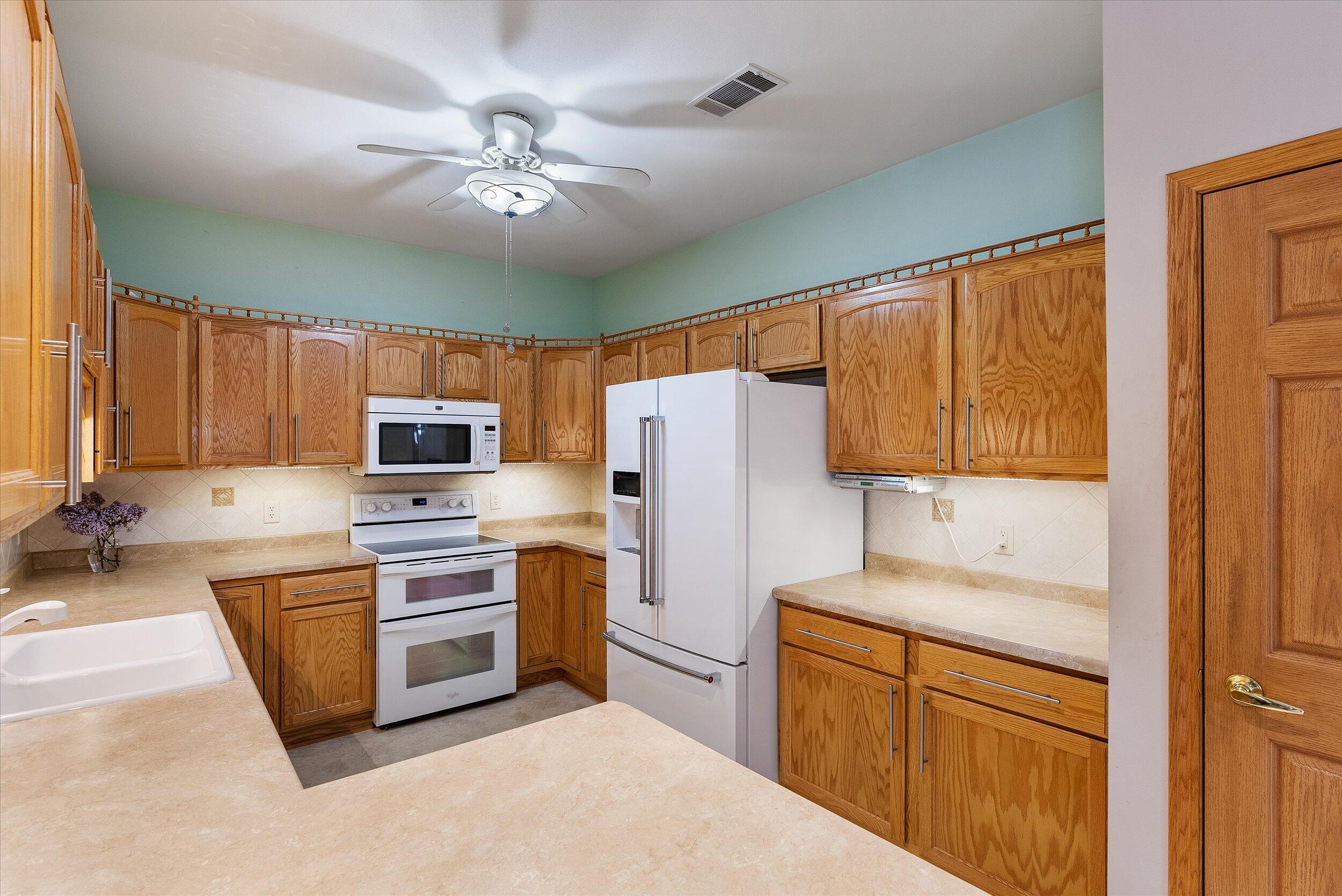 1275 Shadowood Cir Unit: 101