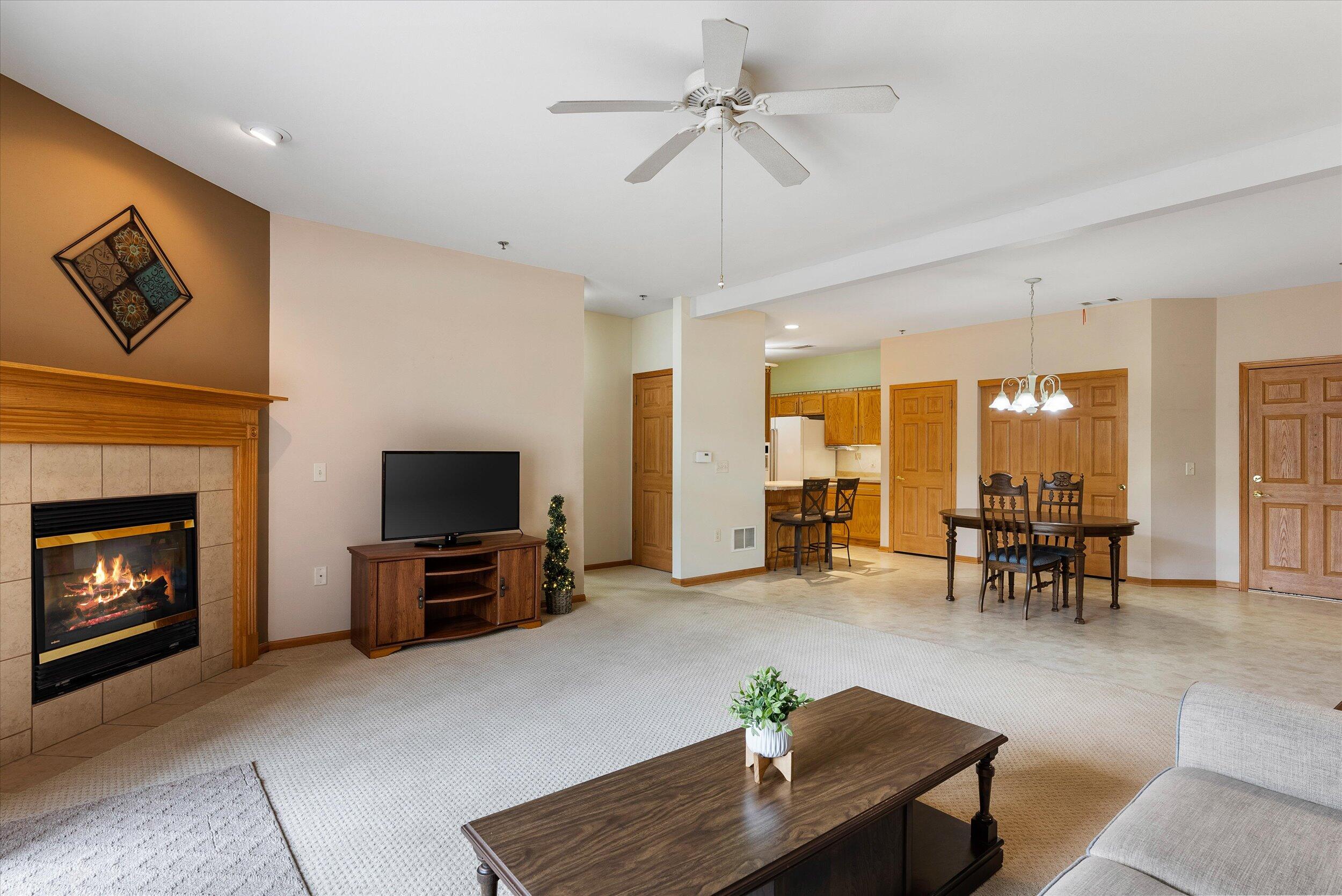 1275 Shadowood Cir Unit: 101
