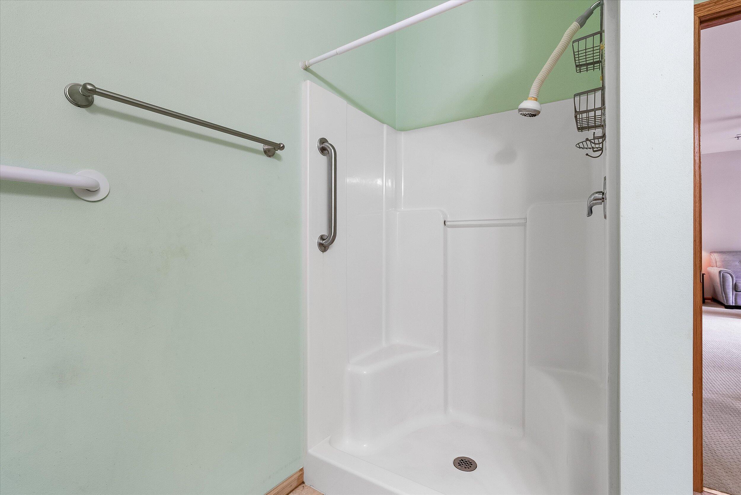 1275 Shadowood Cir Unit: 101