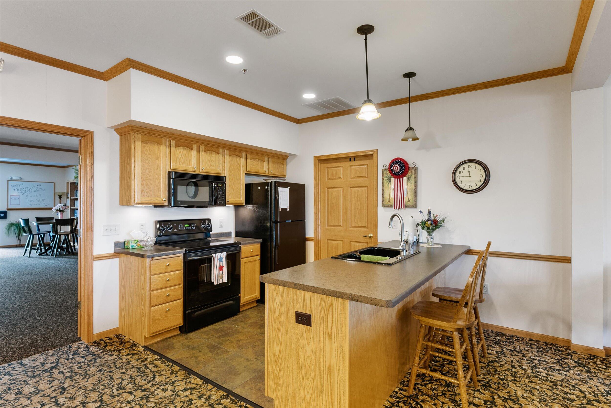 1275 Shadowood Cir Unit: 101