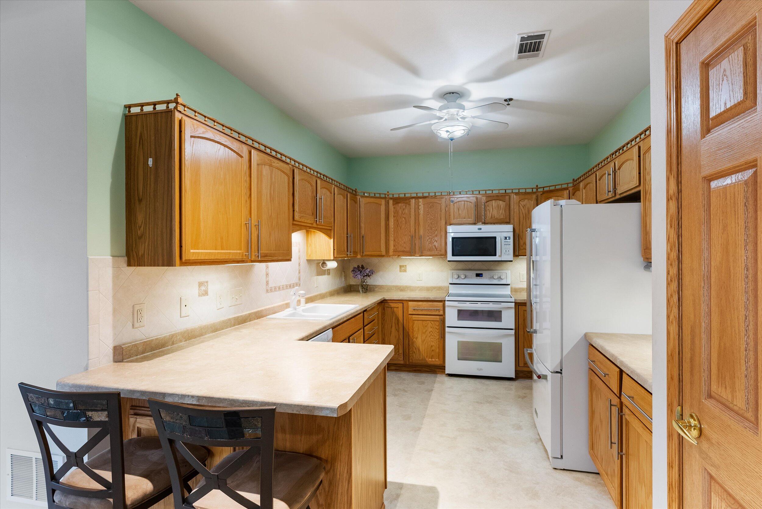 1275 Shadowood Cir Unit: 101