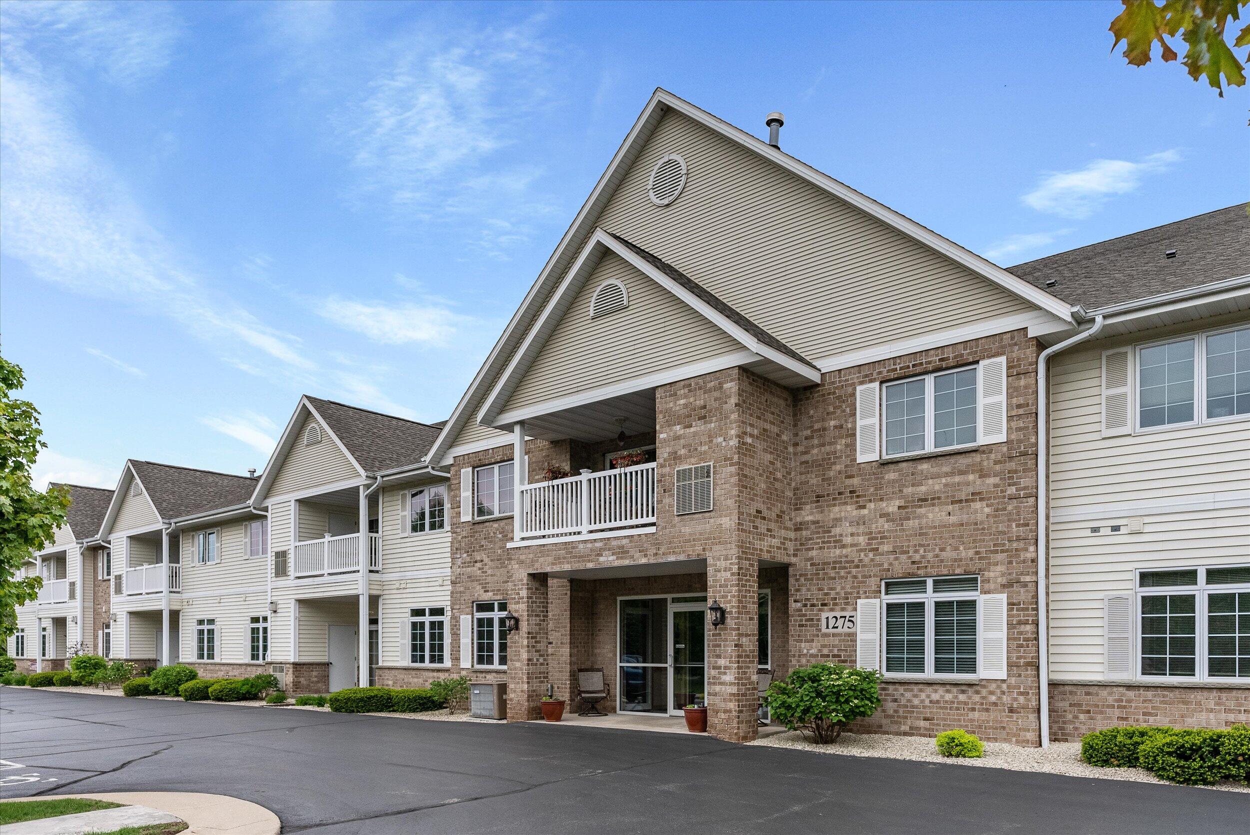 1275 Shadowood Cir Unit: 101