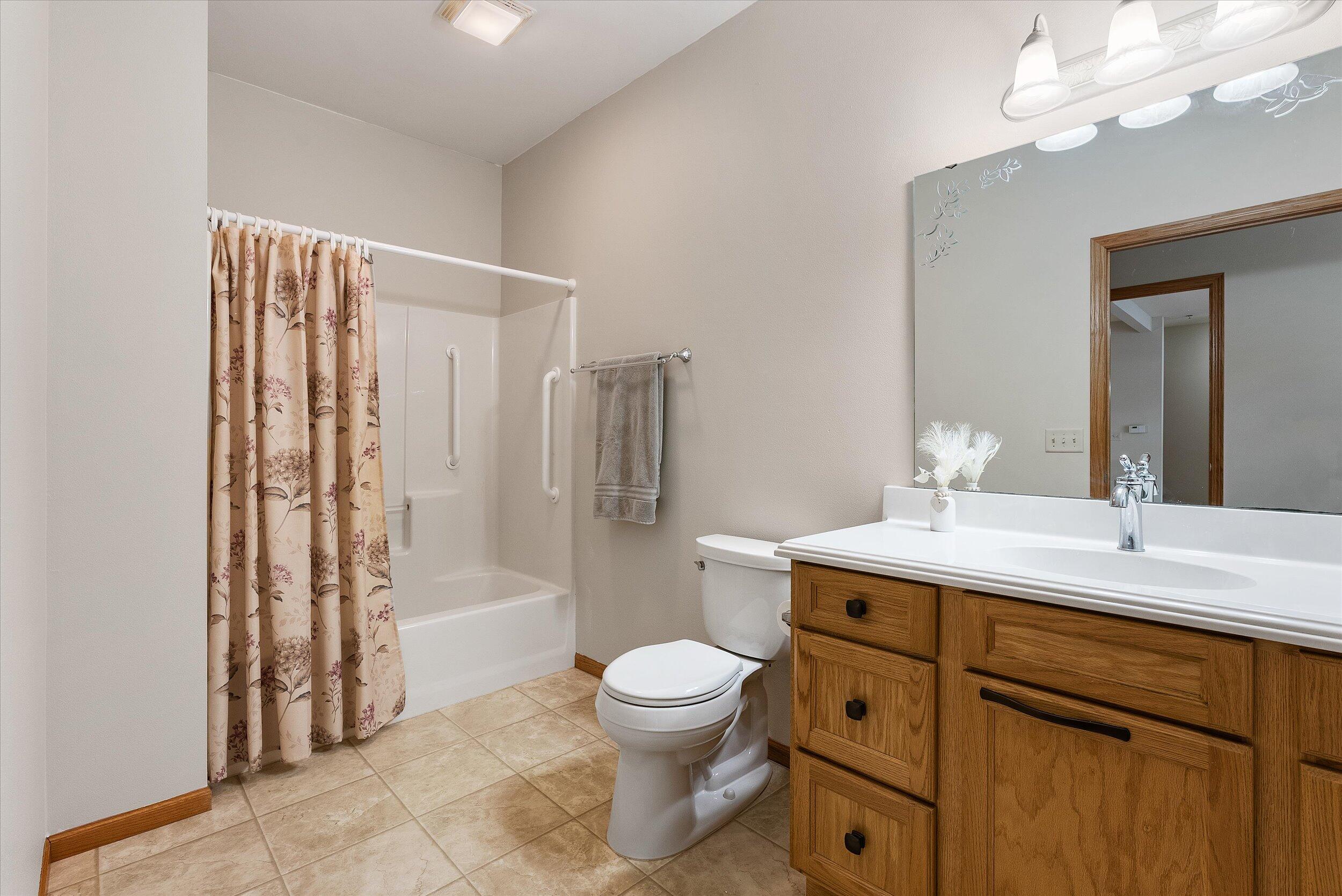 1275 Shadowood Cir Unit: 101
