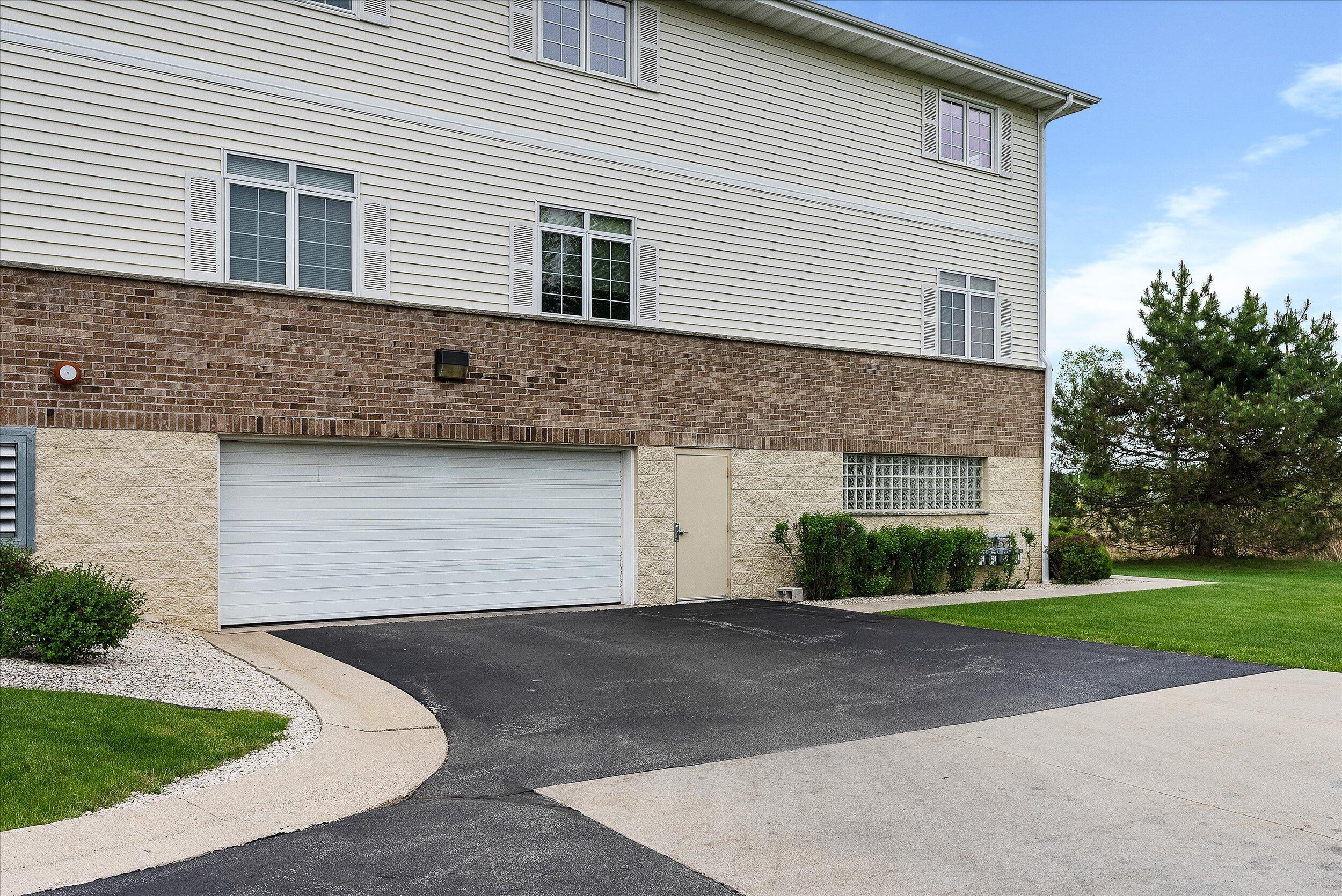 1275 Shadowood Cir Unit: 101