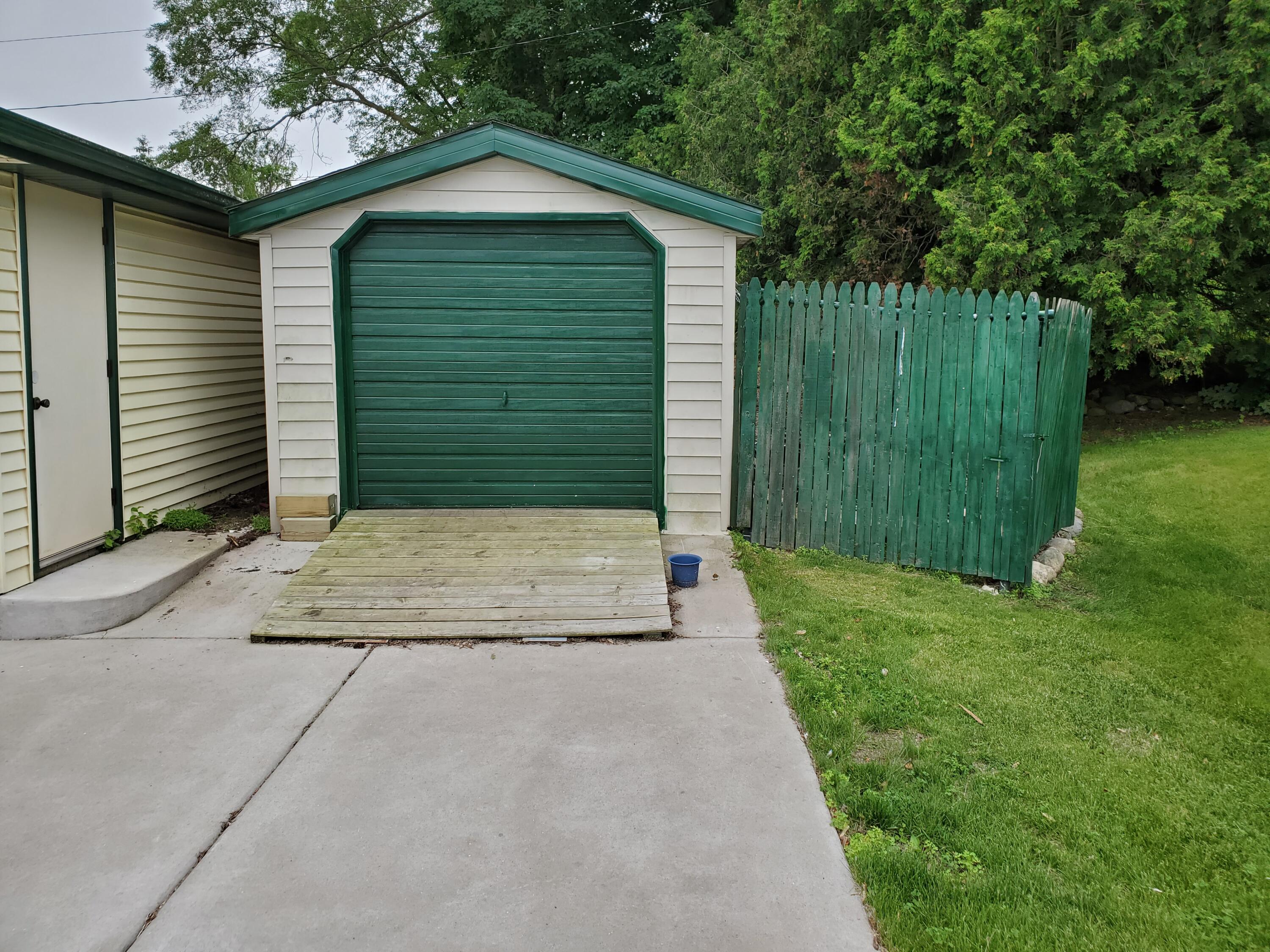 711 Jean Ct