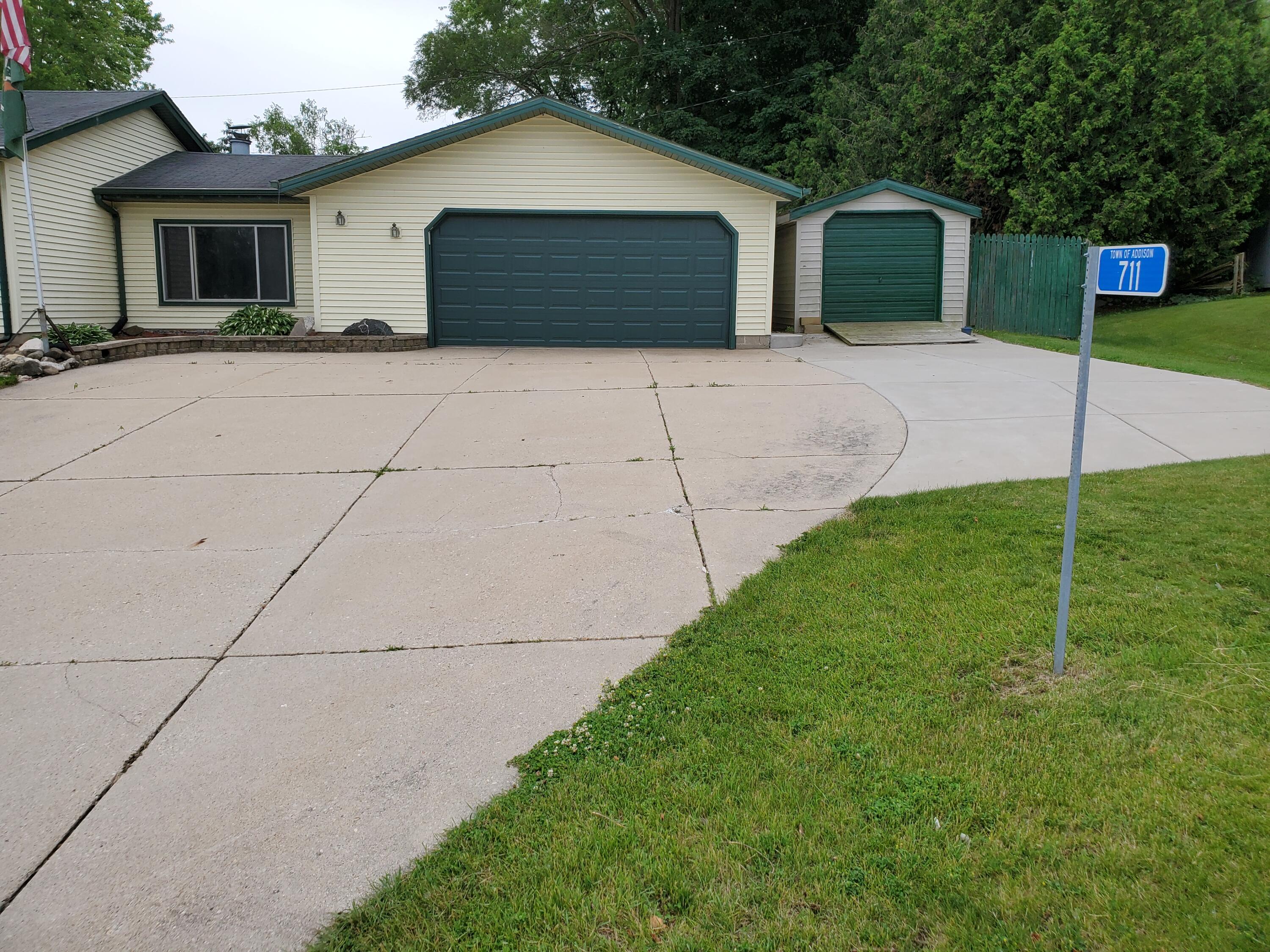 711 Jean Ct