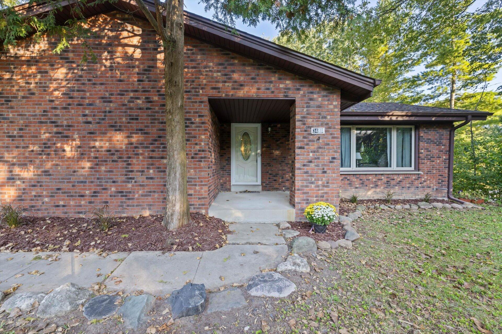 3444 Mount Ln