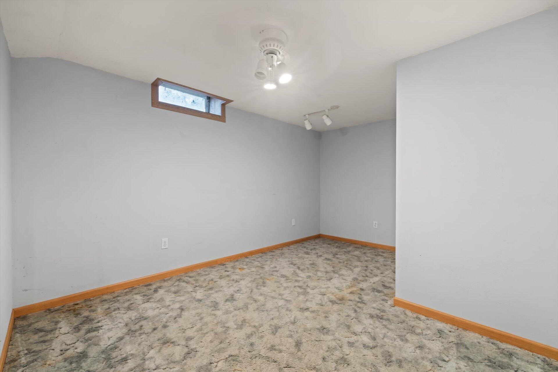 3444 Mount Ln