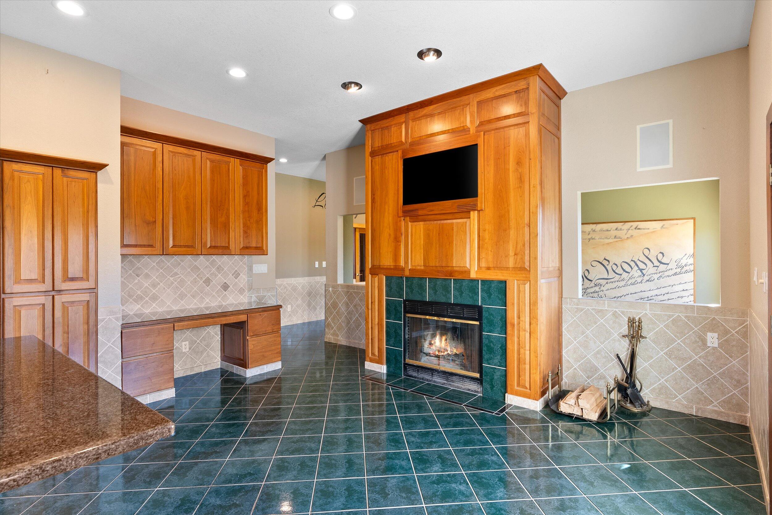 3826 Pleasant Valley Rd