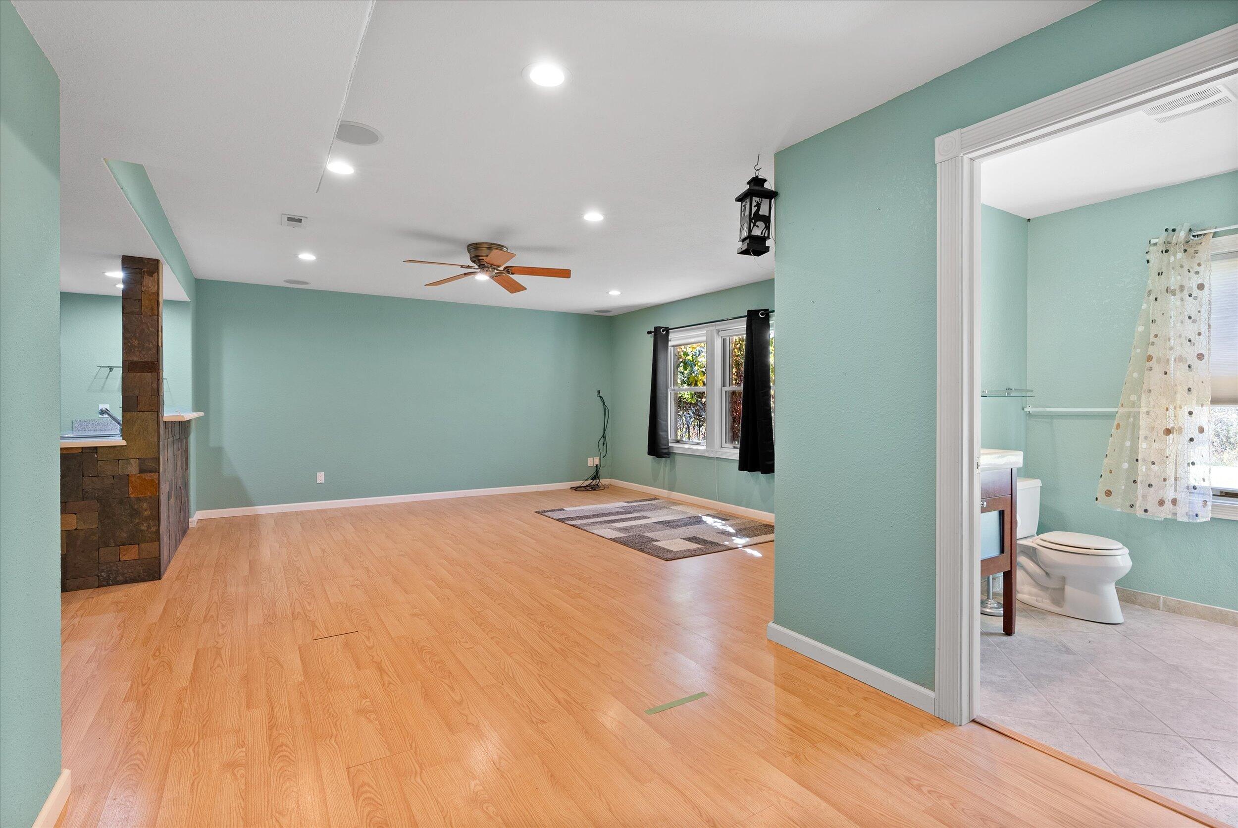 3826 Pleasant Valley Rd