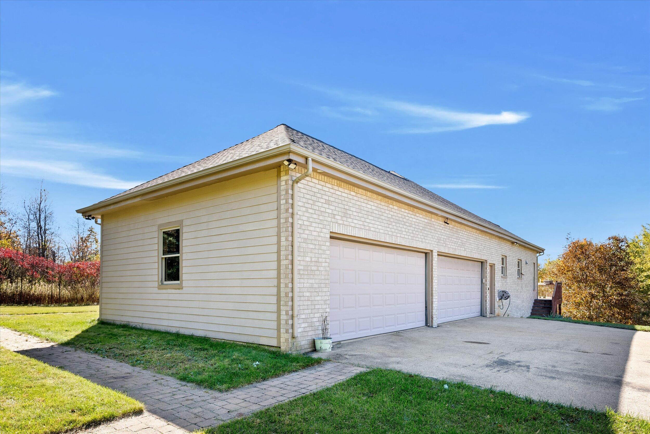 3826 Pleasant Valley Rd