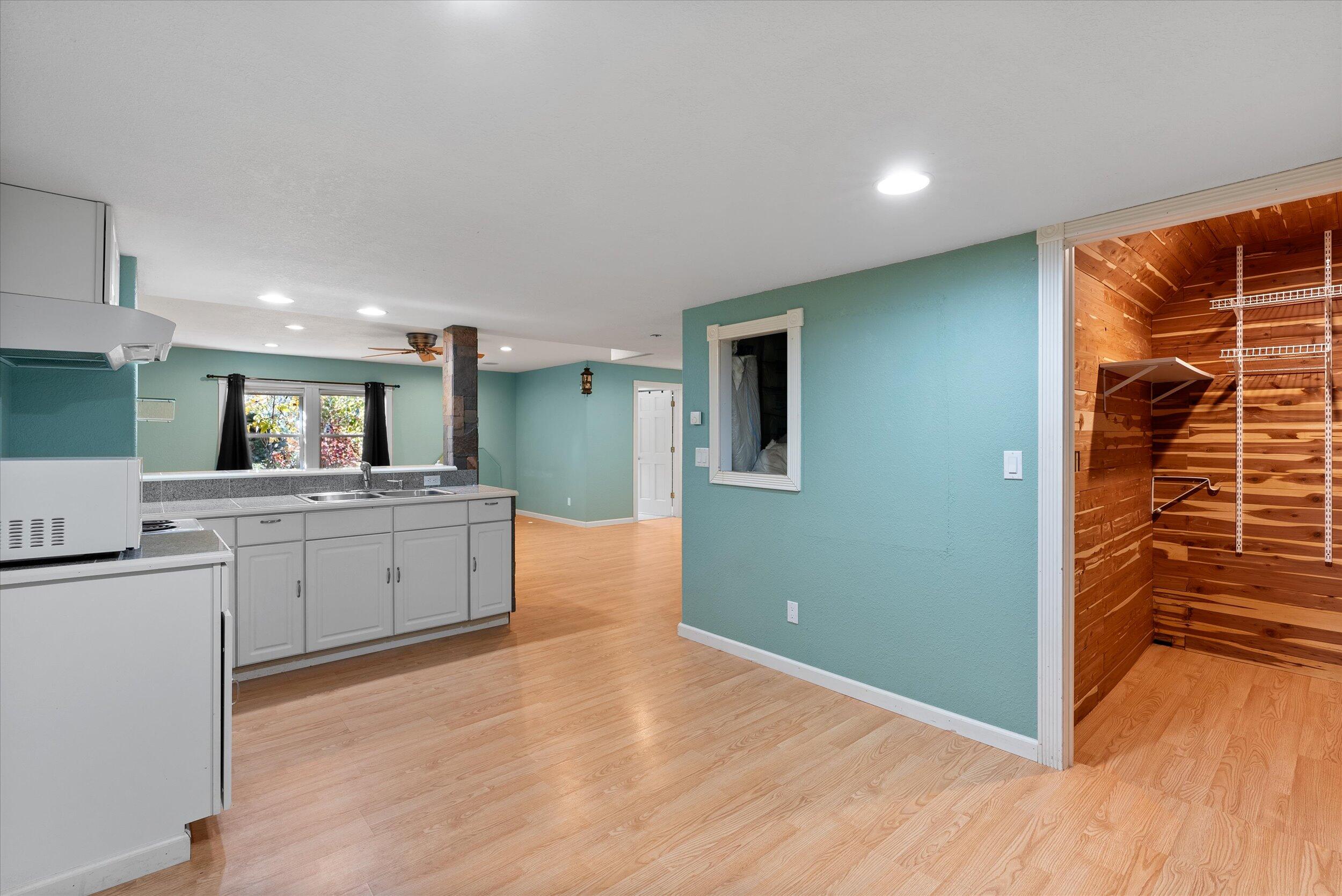 3826 Pleasant Valley Rd