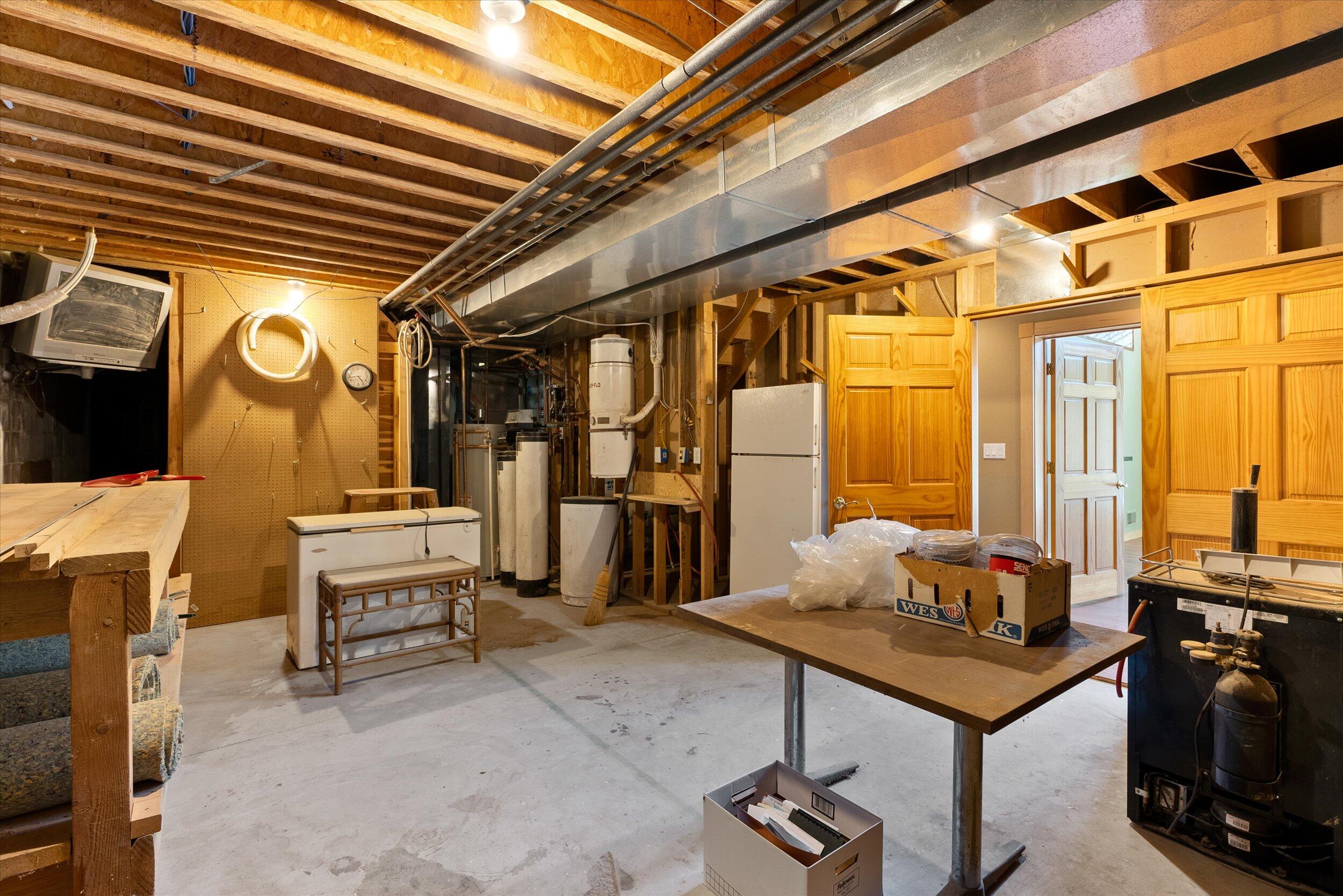 3826 Pleasant Valley Rd