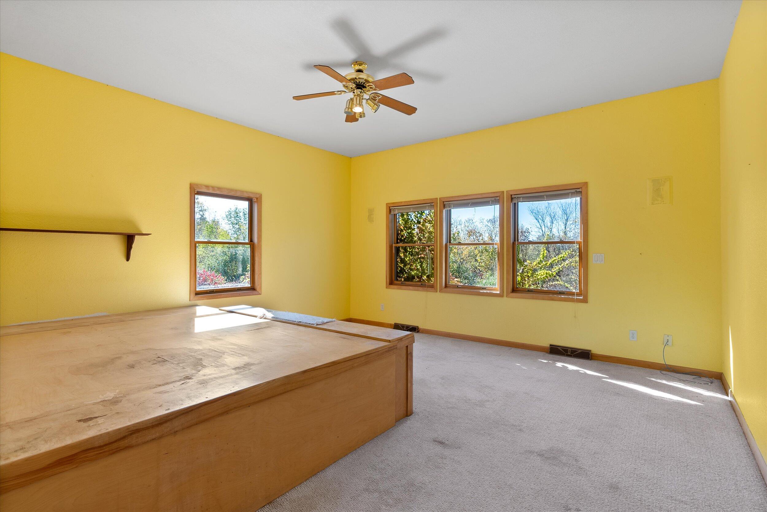 3826 Pleasant Valley Rd