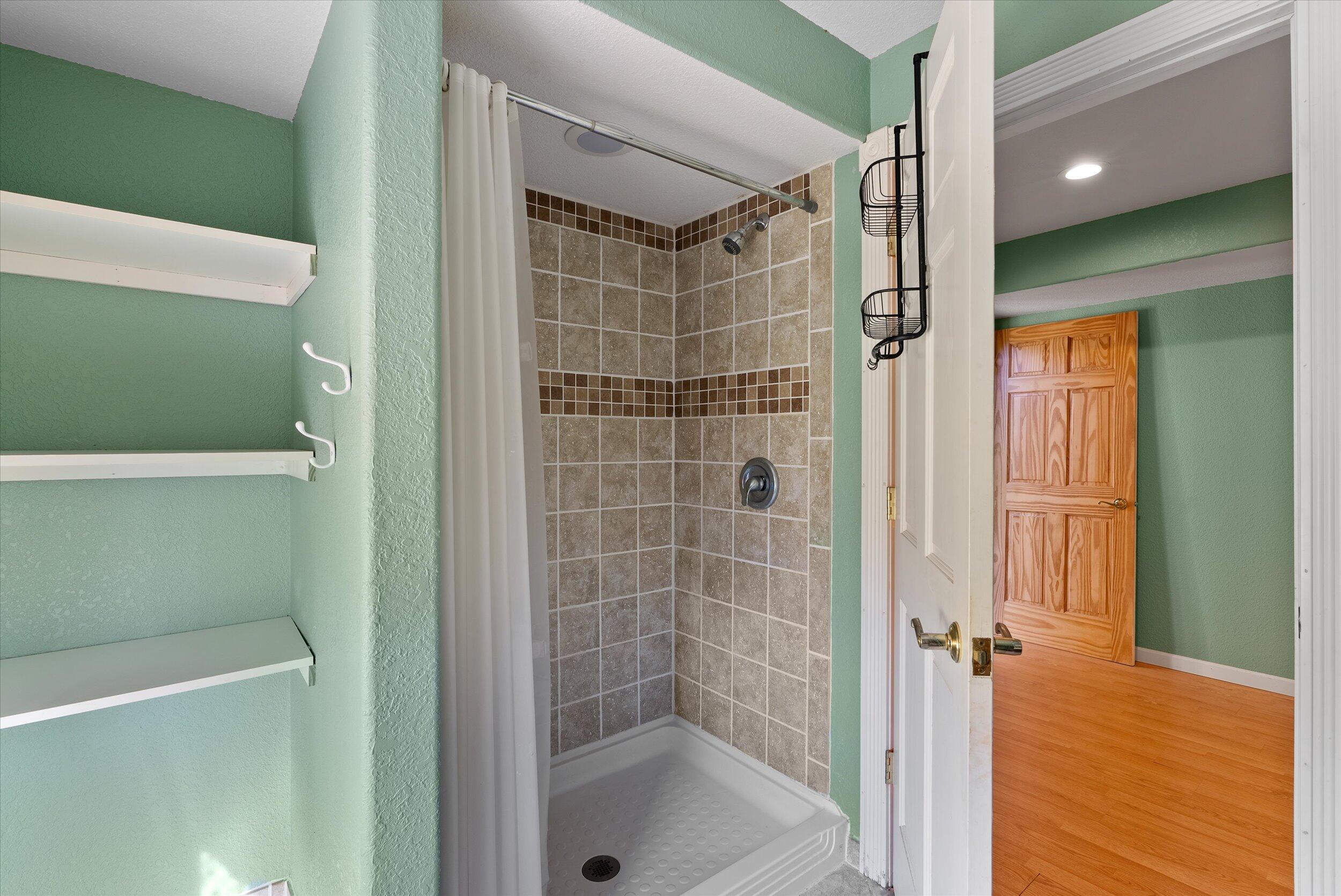 3826 Pleasant Valley Rd