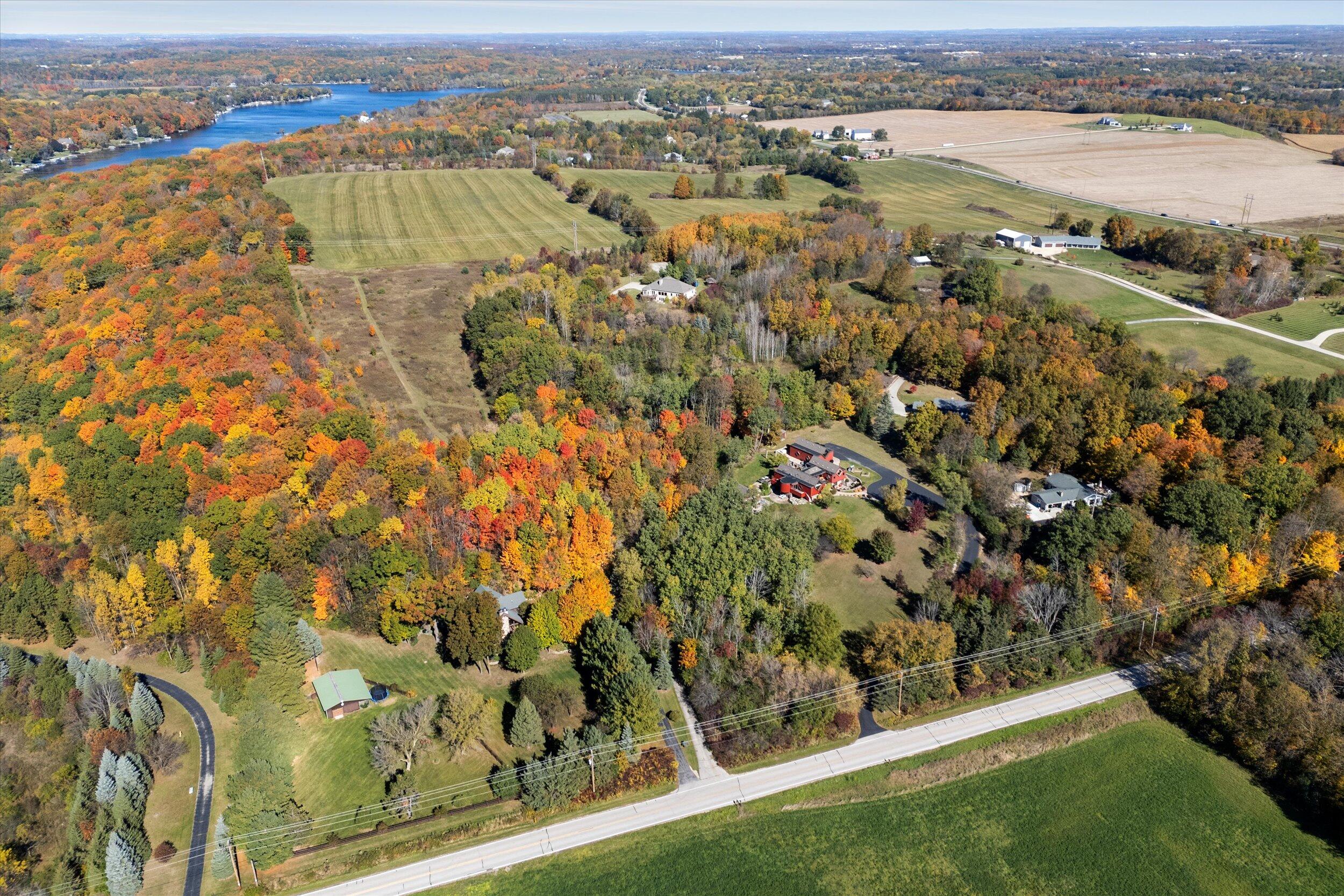 3826 Pleasant Valley Rd