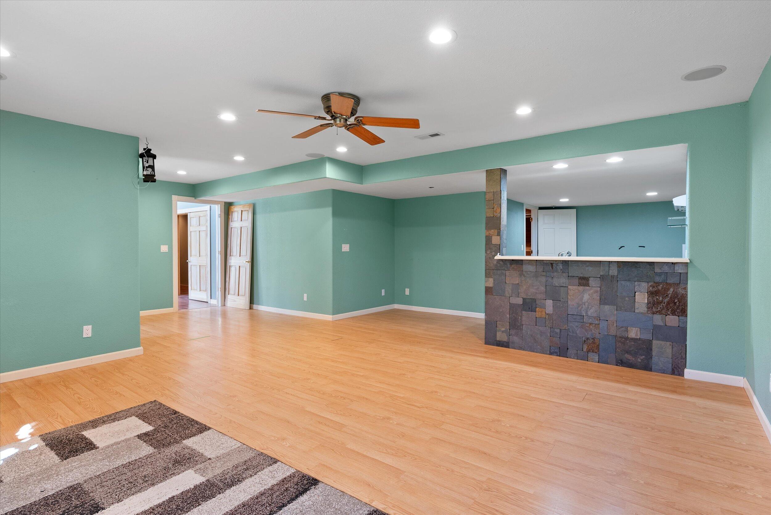 3826 Pleasant Valley Rd