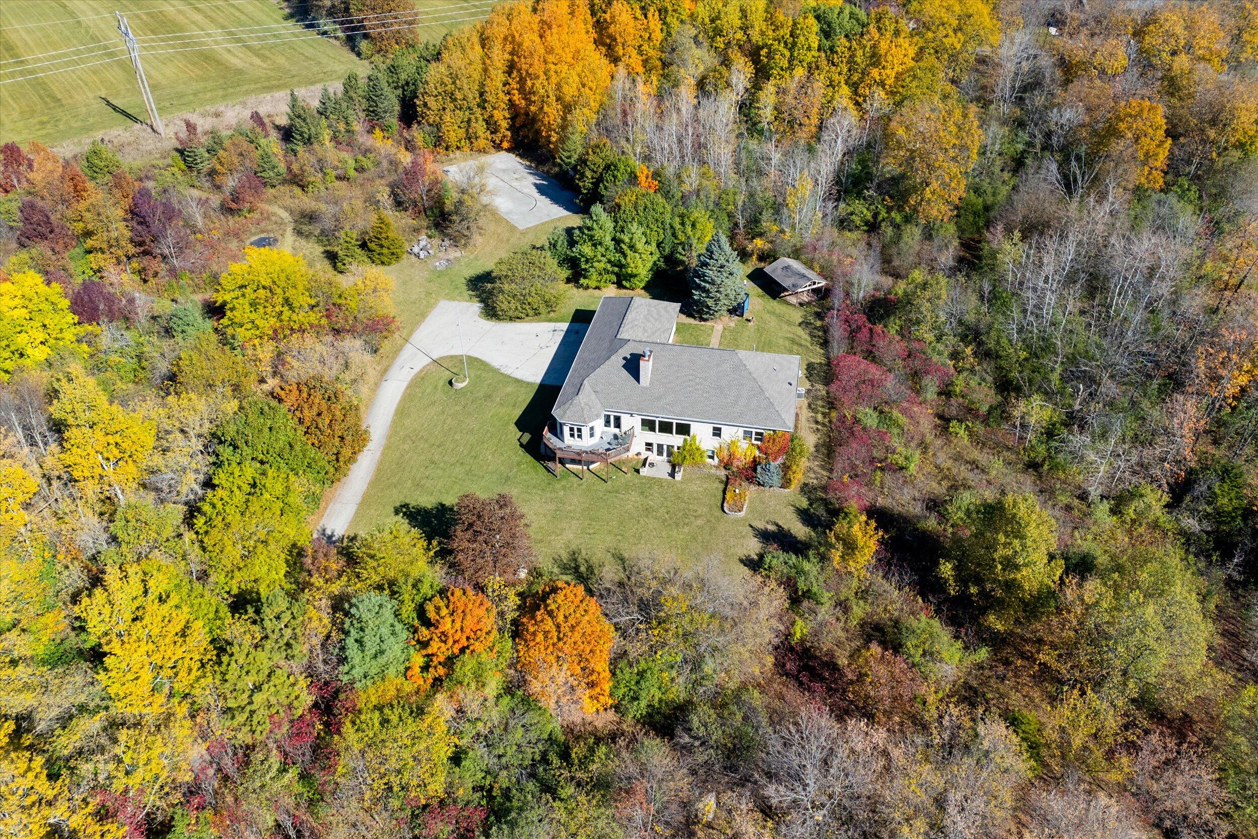 3826 Pleasant Valley Rd