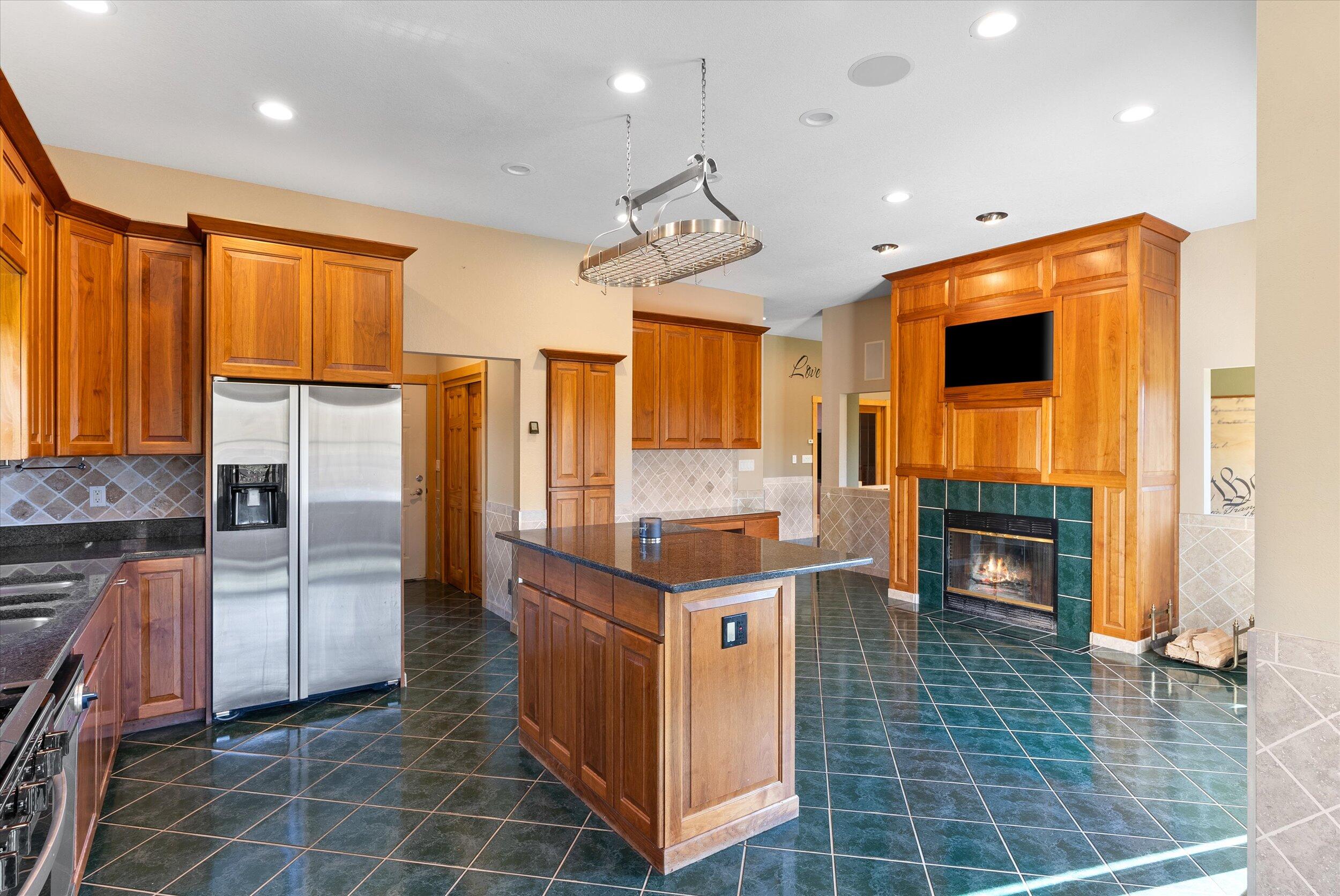 3826 Pleasant Valley Rd