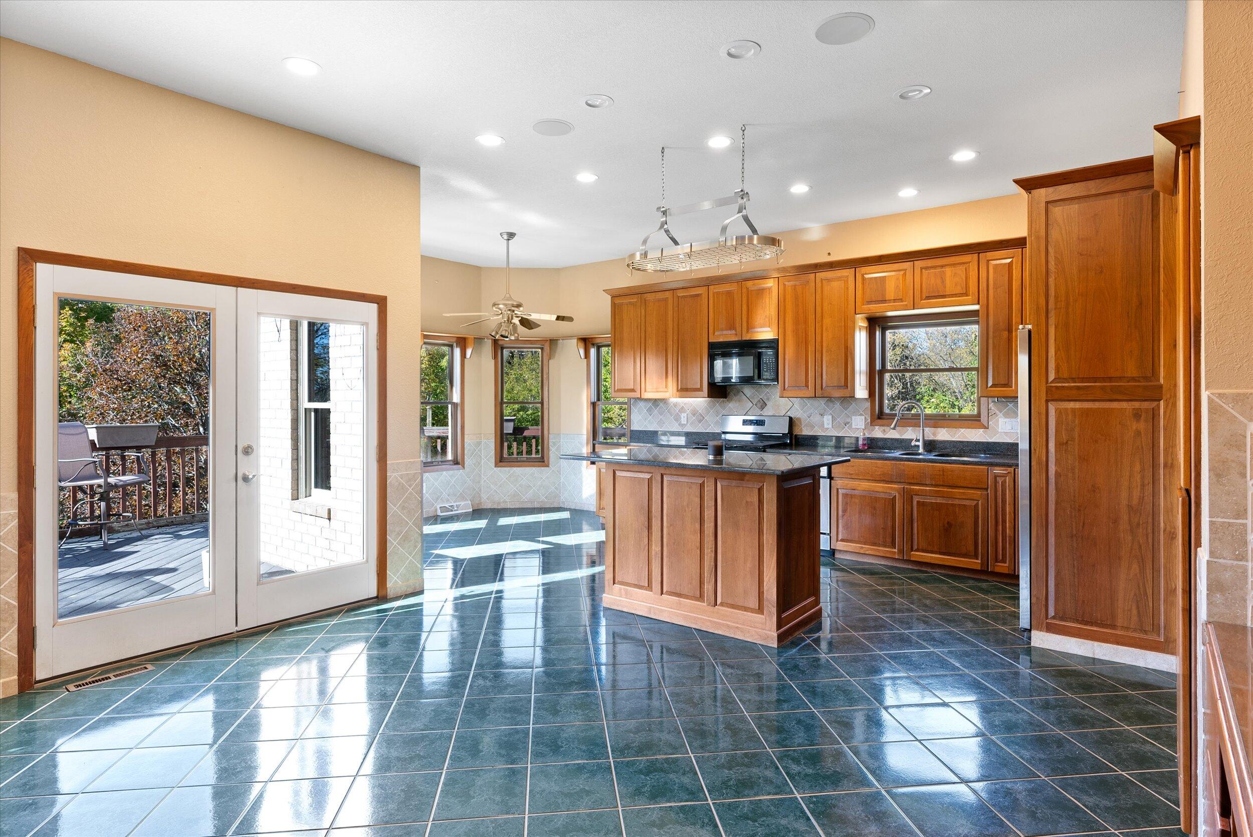 3826 Pleasant Valley Rd