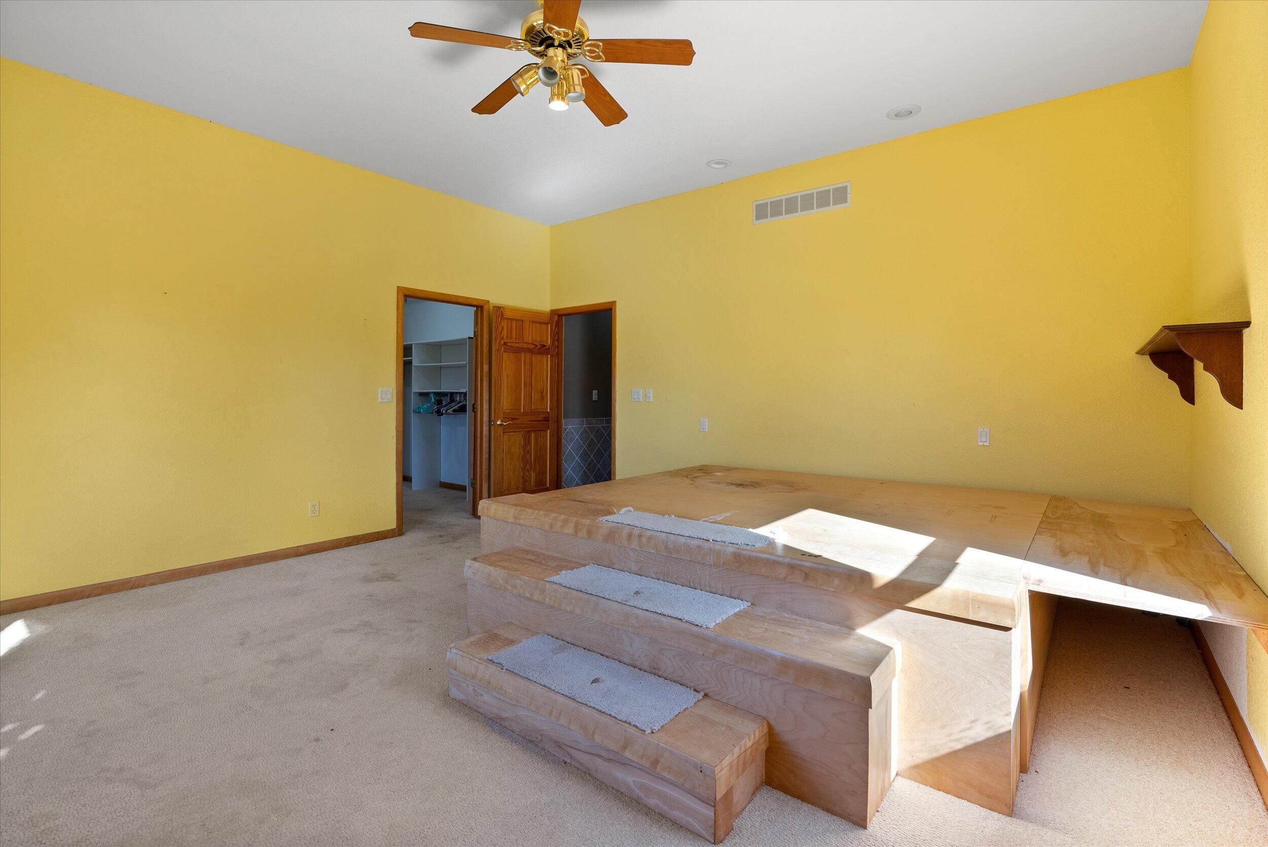 3826 Pleasant Valley Rd