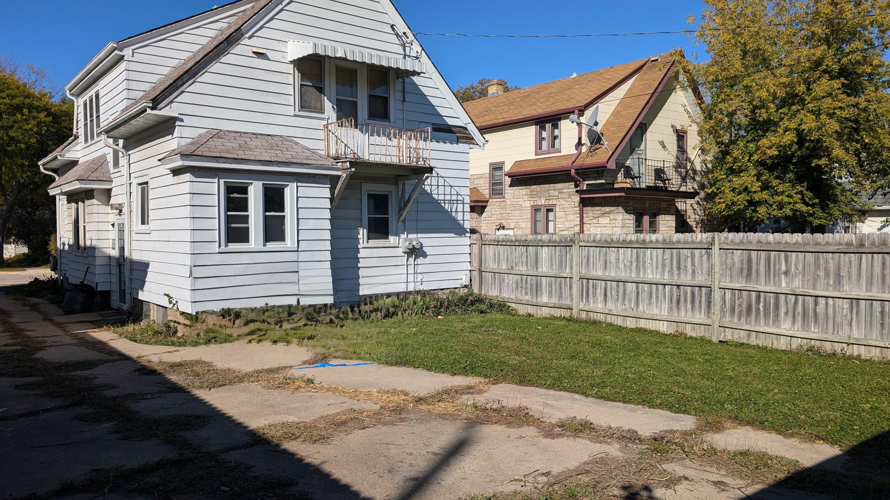1432 S 89th St