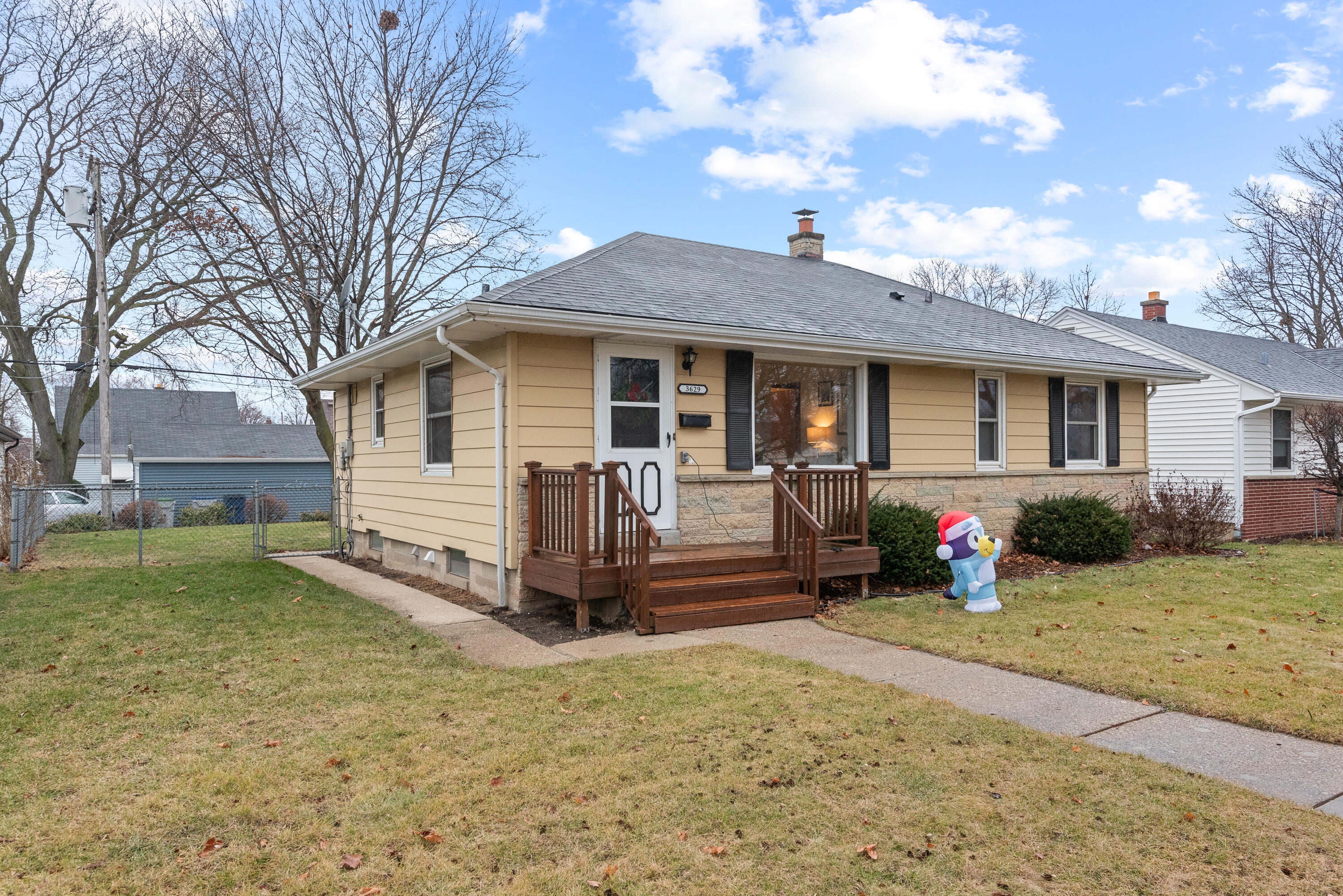 3629 N 97th Pl