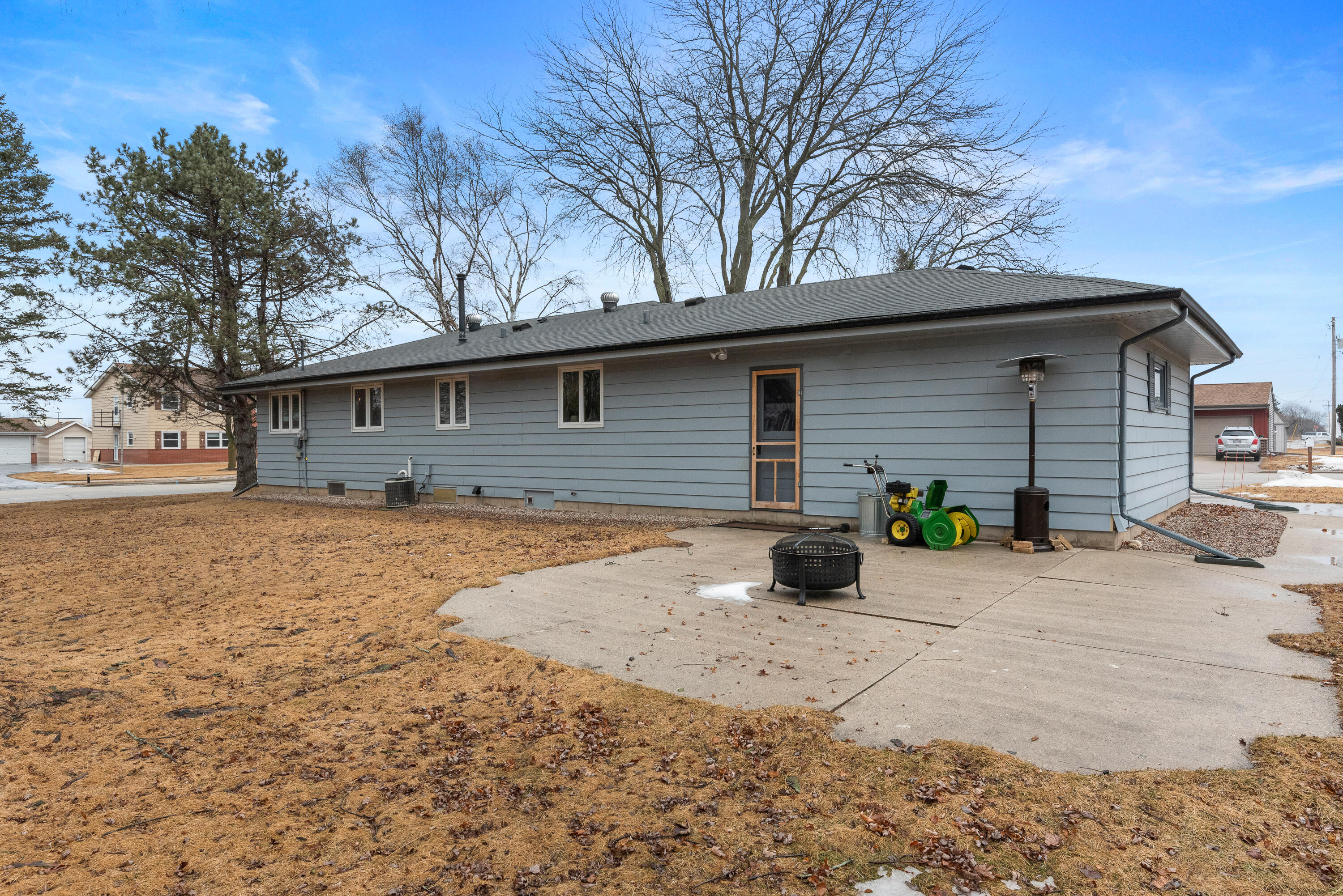 241 Manor Dr