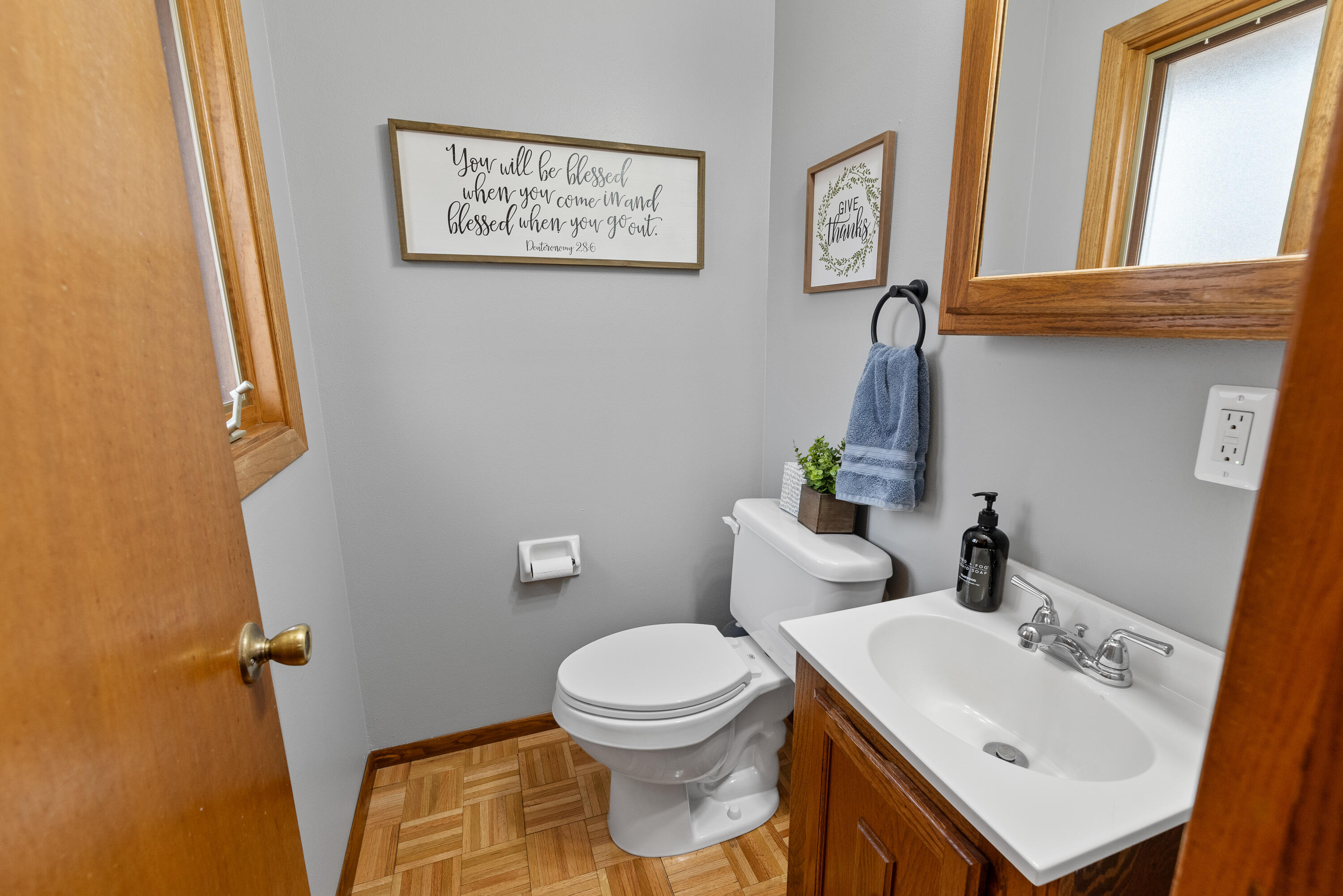 241 Manor Dr