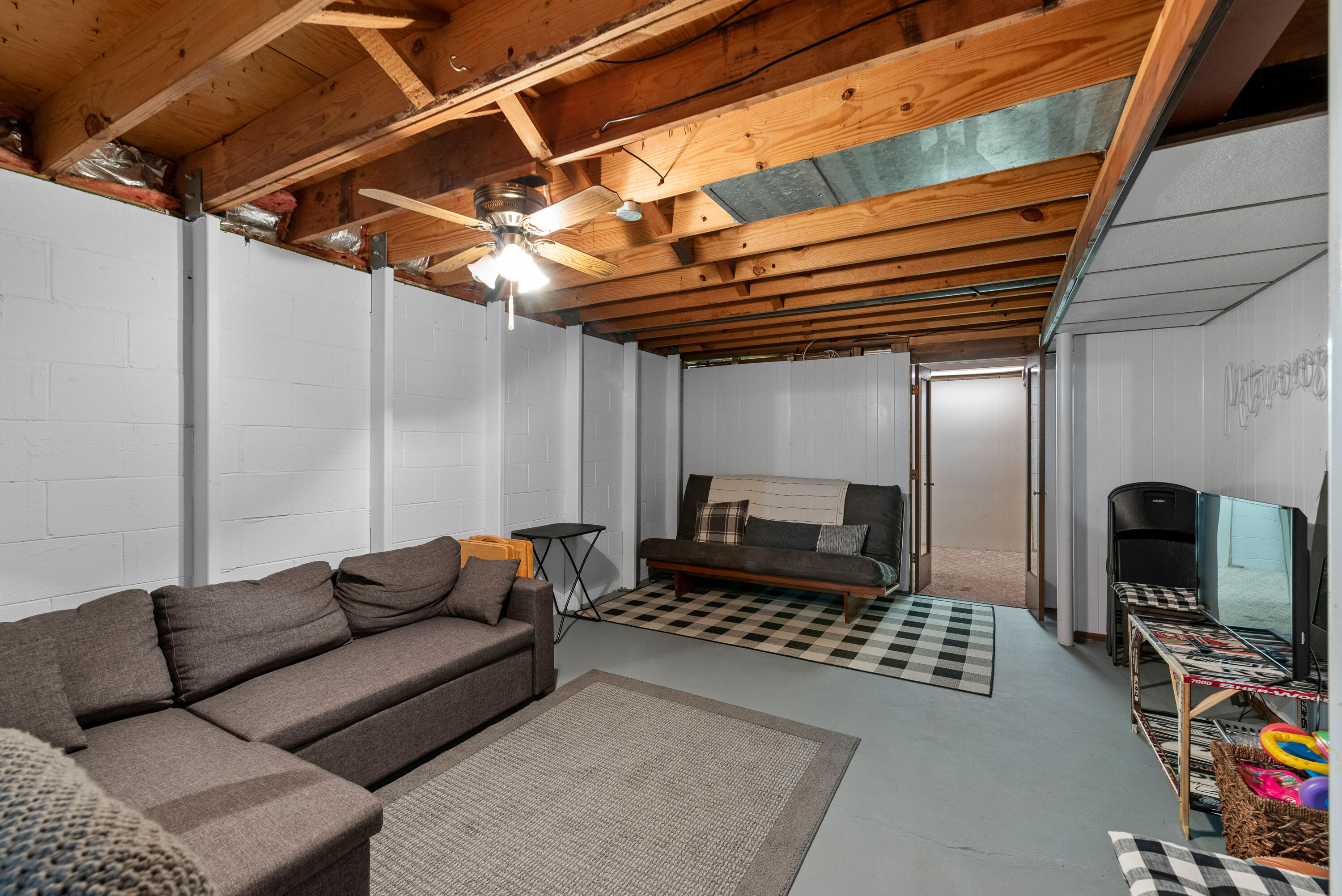241 Manor Dr