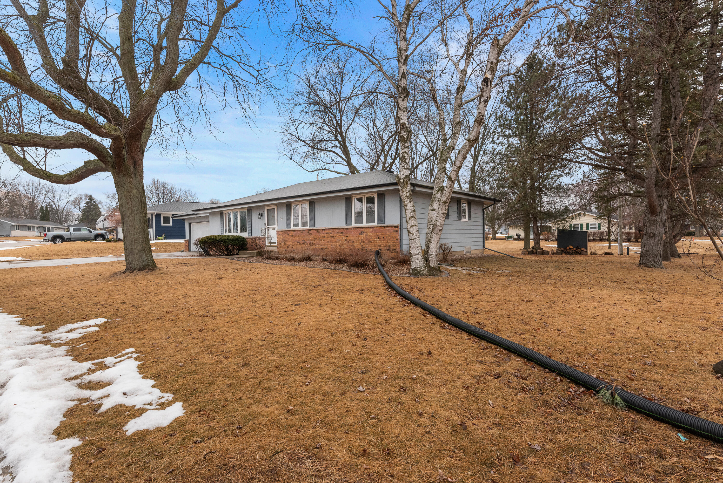 241 Manor Dr
