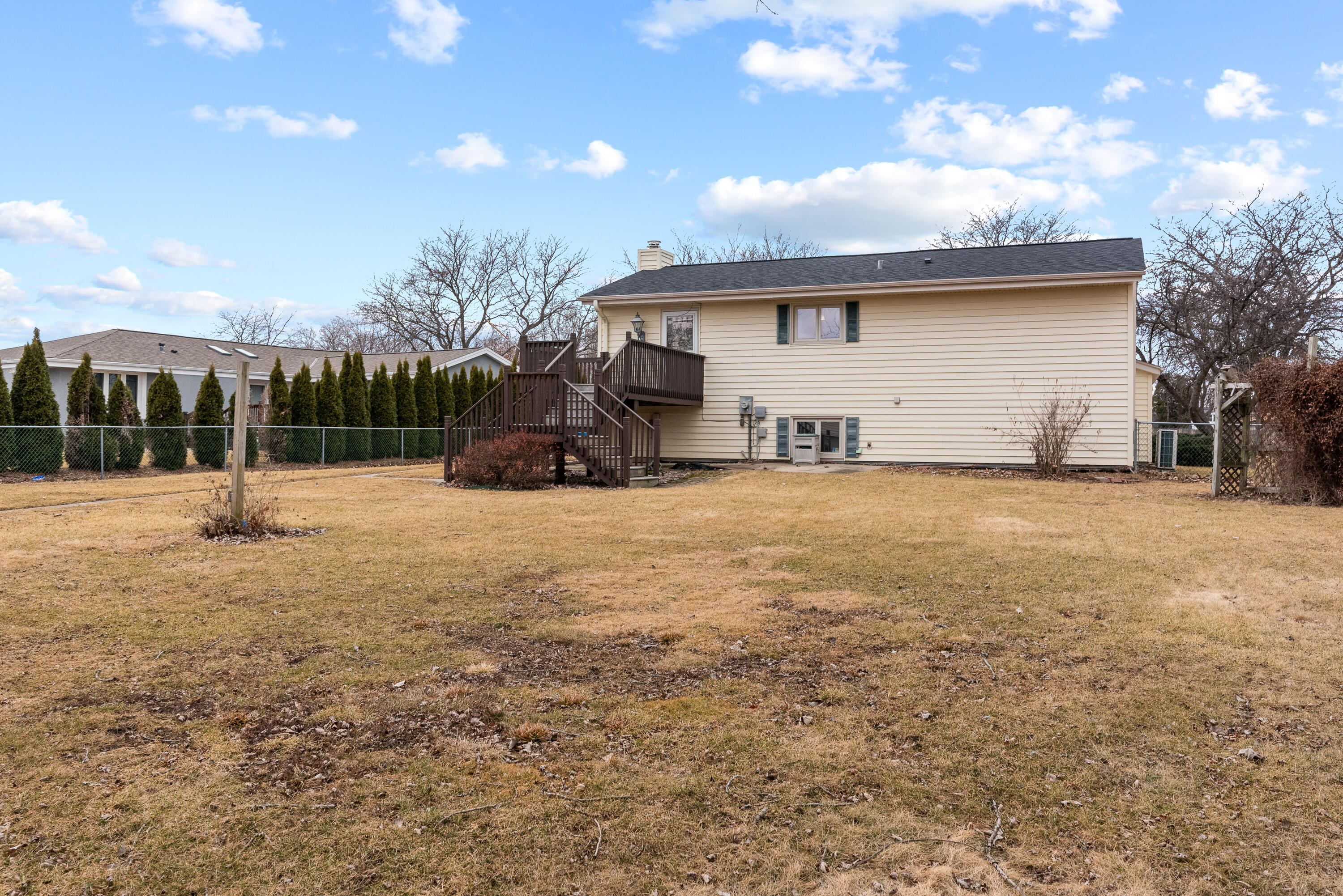 555 E Golden Ln