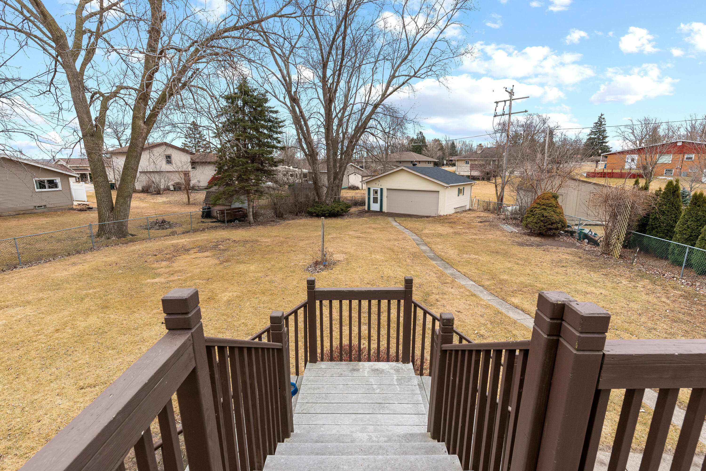 555 E Golden Ln