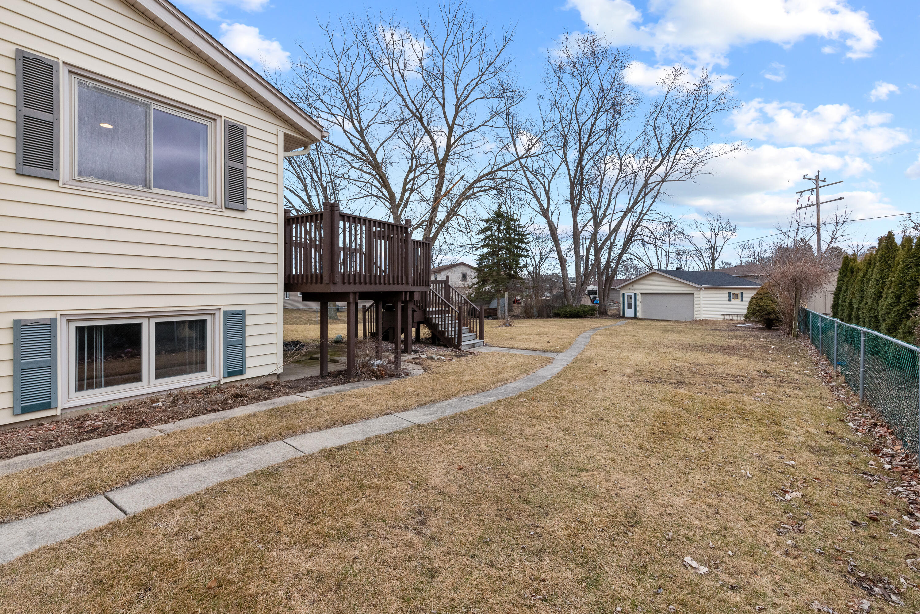 555 E Golden Ln