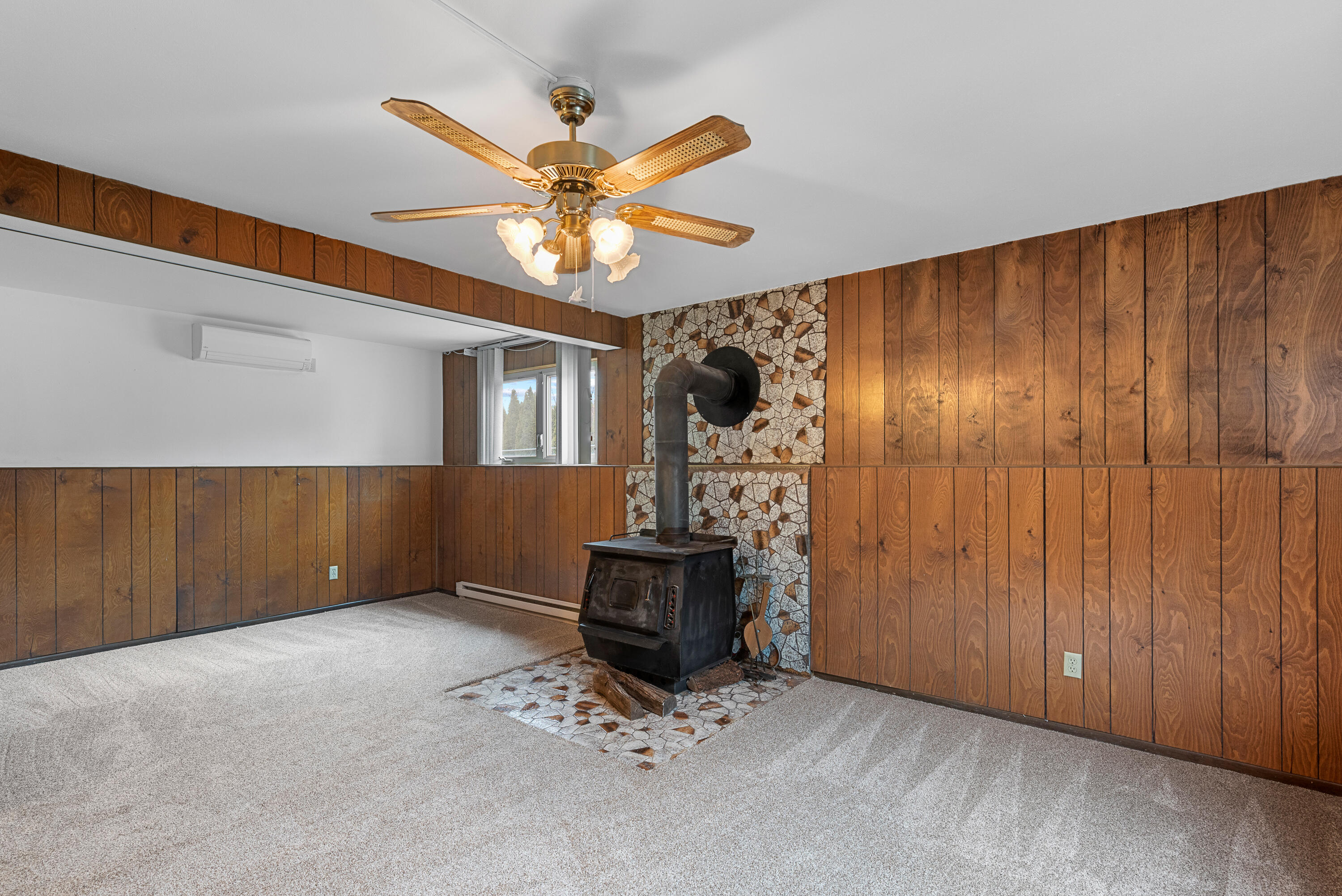 555 E Golden Ln