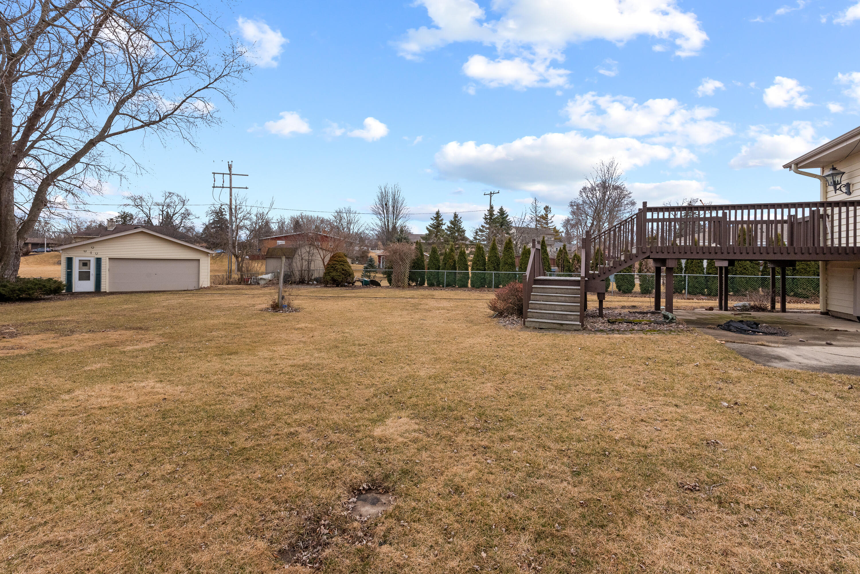 555 E Golden Ln